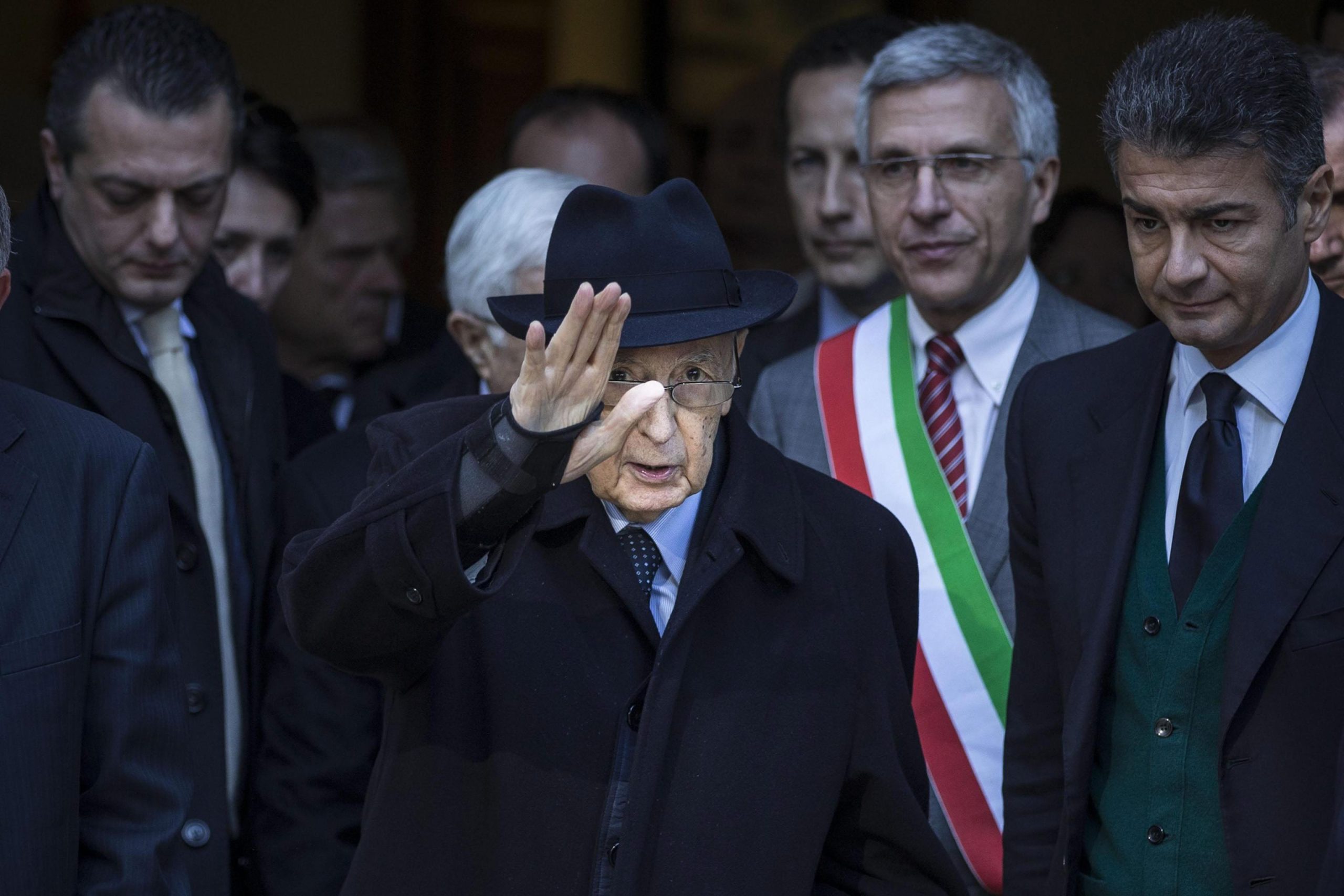 Presidente italiano demite-se
