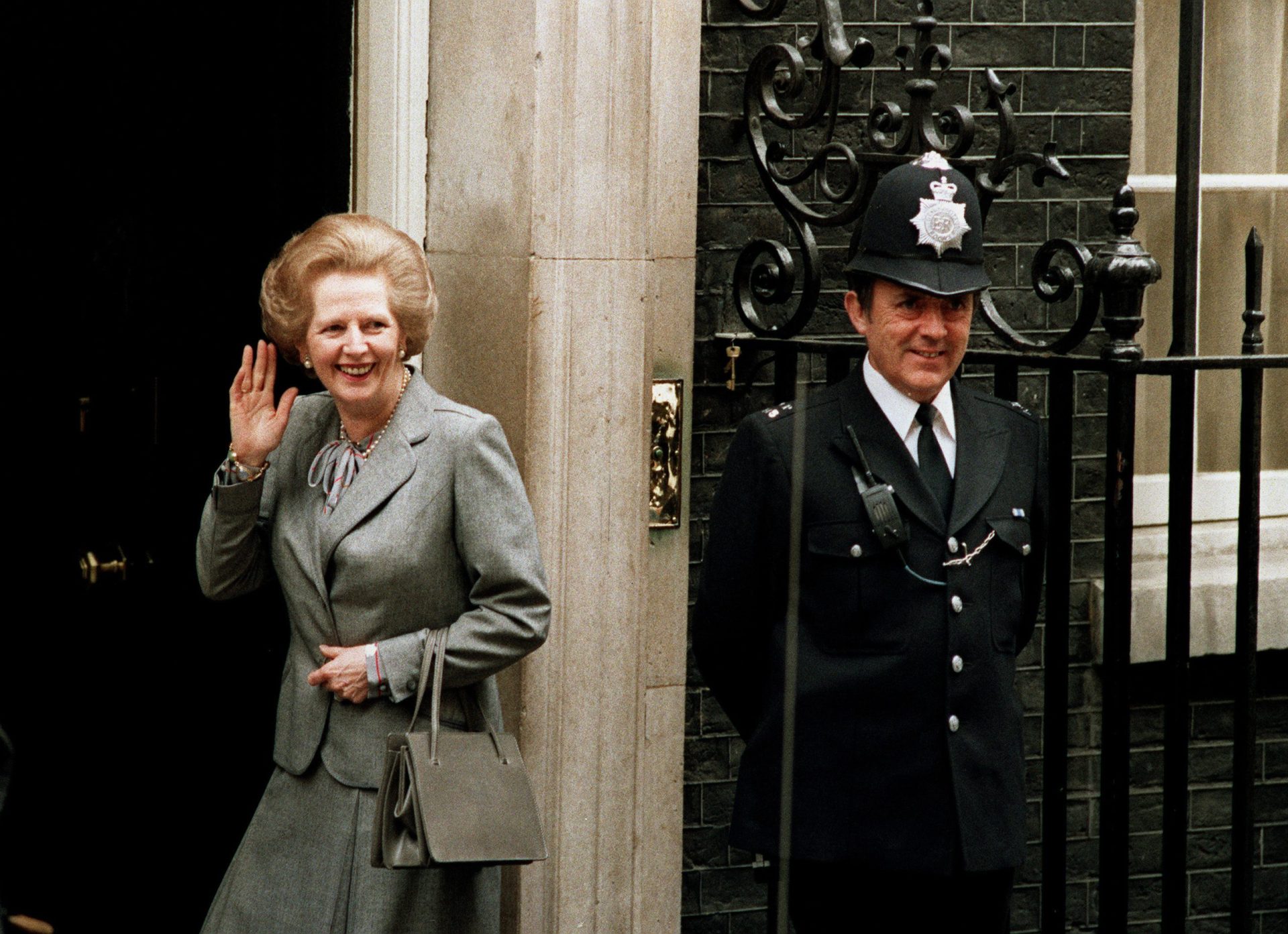 Objetos pessoais de Margaret Thatcher vão a leilão em dezembro