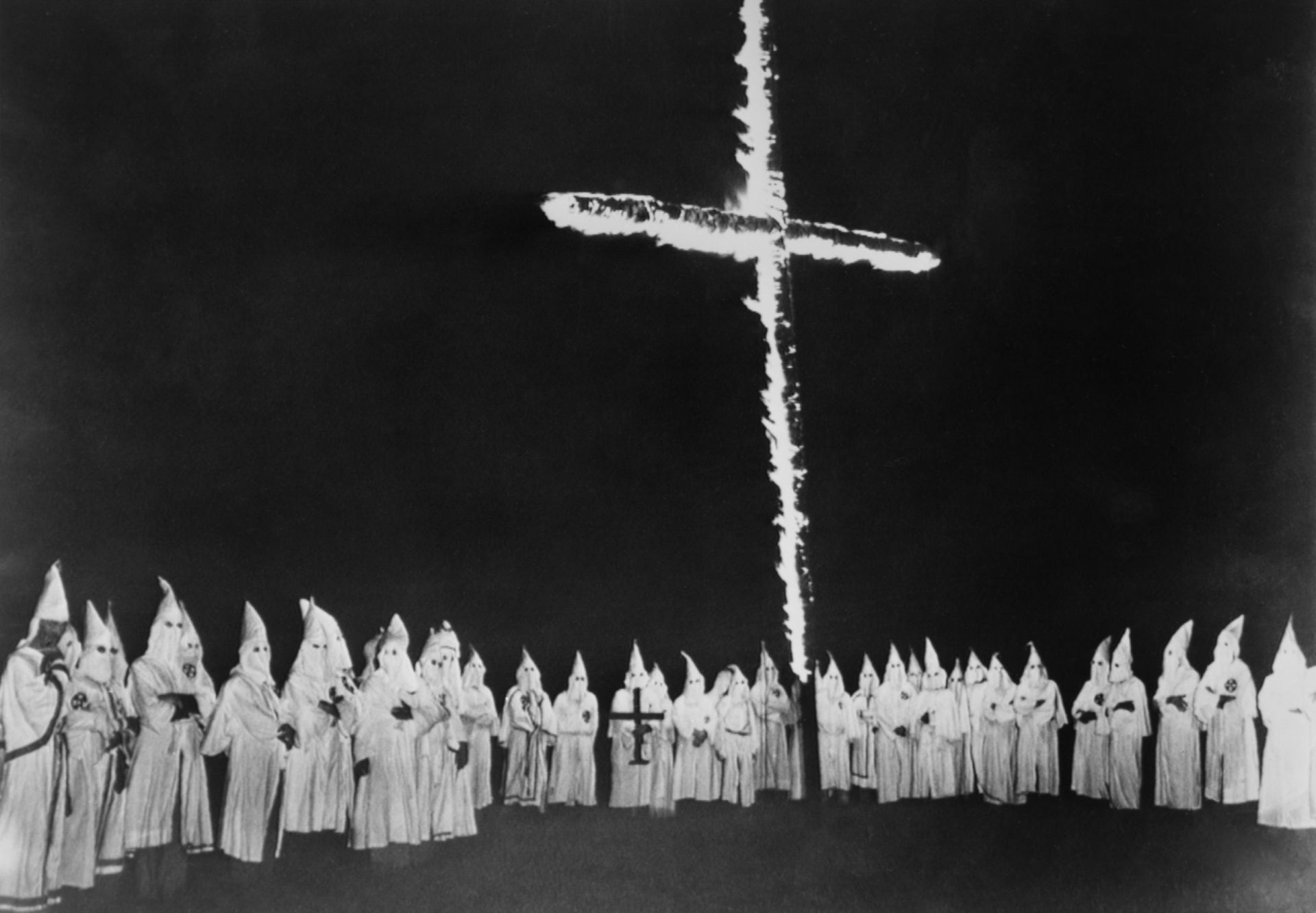 Anonymous revelam informações sobre membros do Ku Klux Klan
