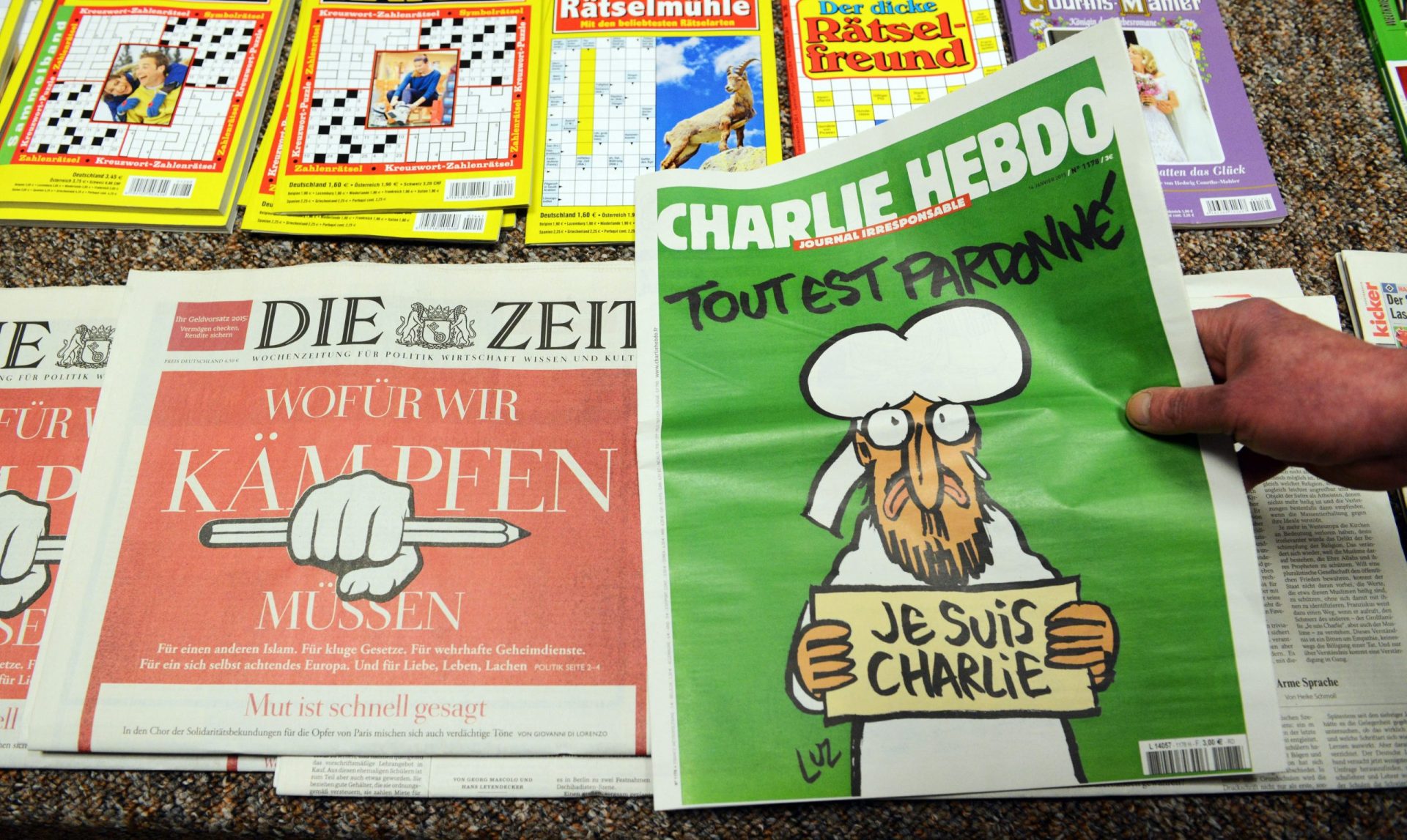 Charlie Hebdo diz defender a liberdade de religião