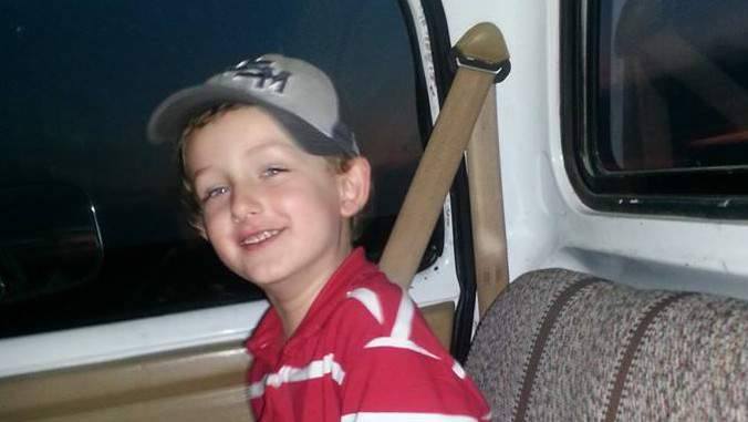 EUA: Dois polícias detidos depois de matarem um menino de 6 anos