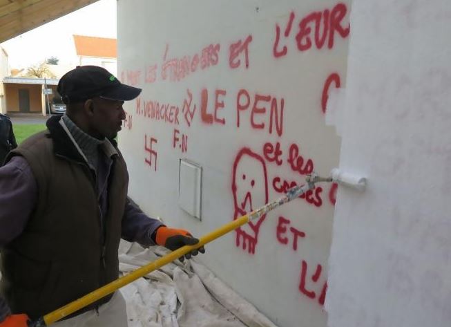 ‘Vão para a vossa terra’. Clube português vandalizado em França