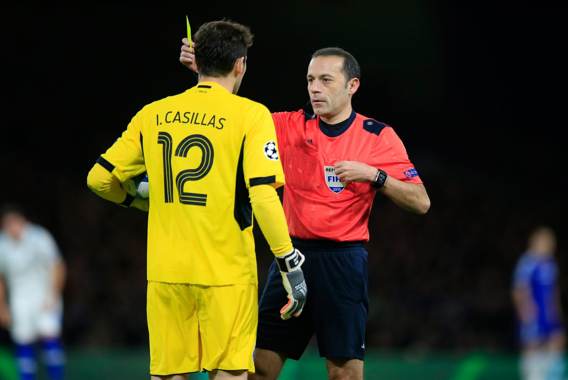 Casillas dá murro na mesa