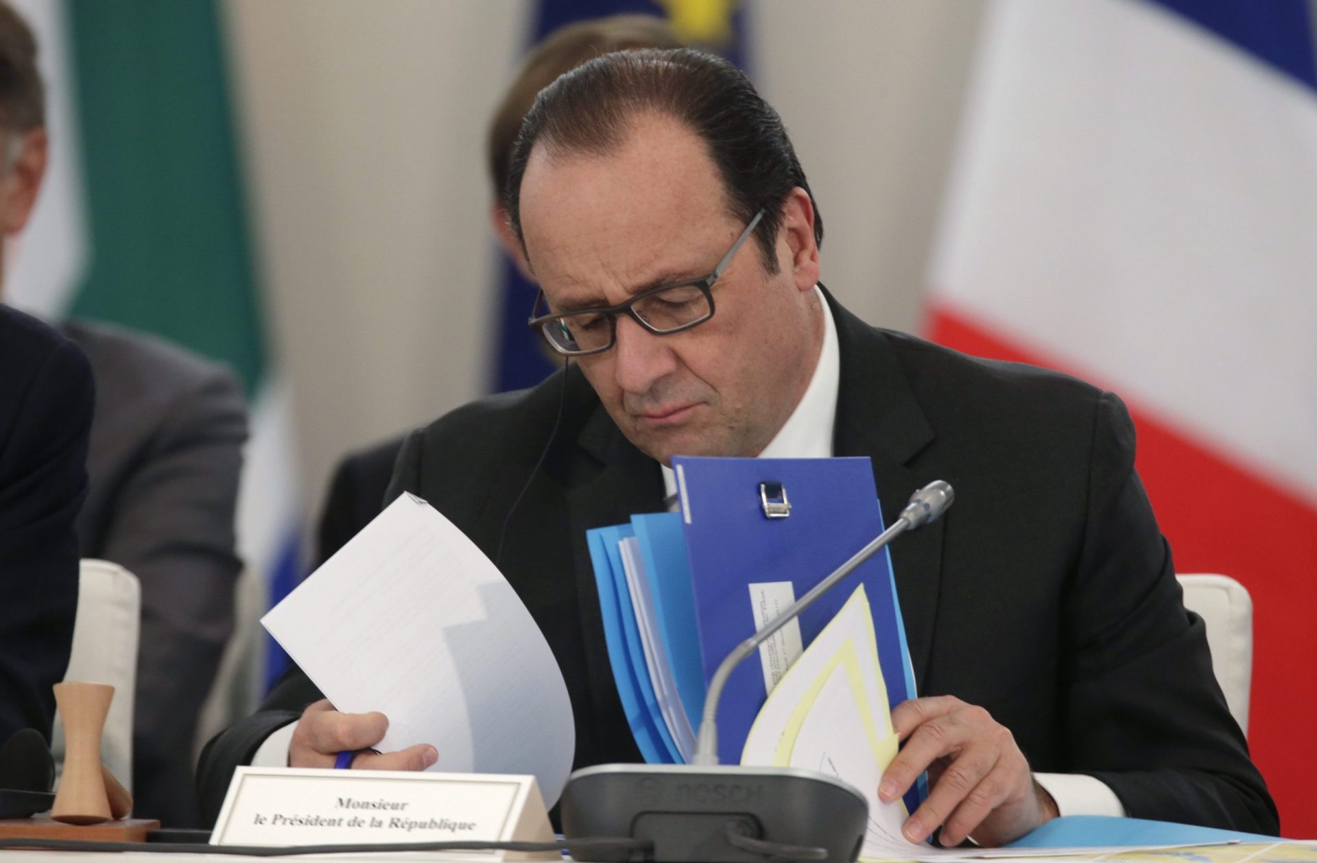 Popularidade de Hollande subiu 22% após os ataques terroristas em Paris