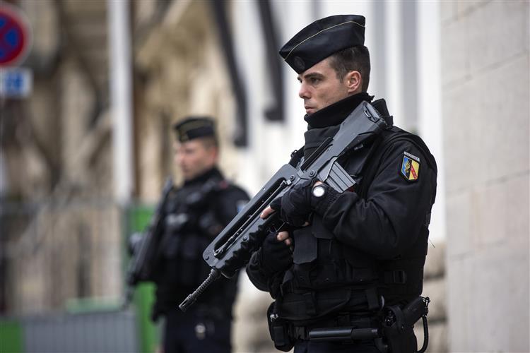 Detido mais um suspeito dos atentados de Paris