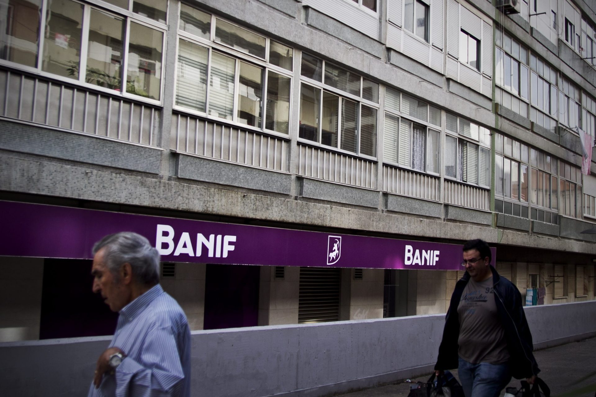 MP está a analisar situação do Banif