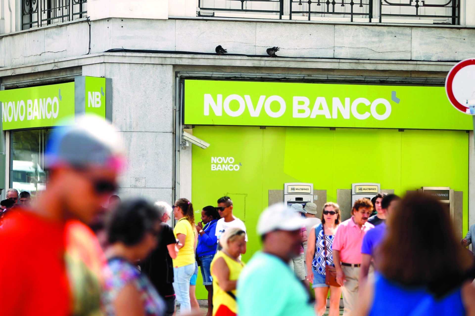 Novo Banco forçado a sair da imprensa e do futebol