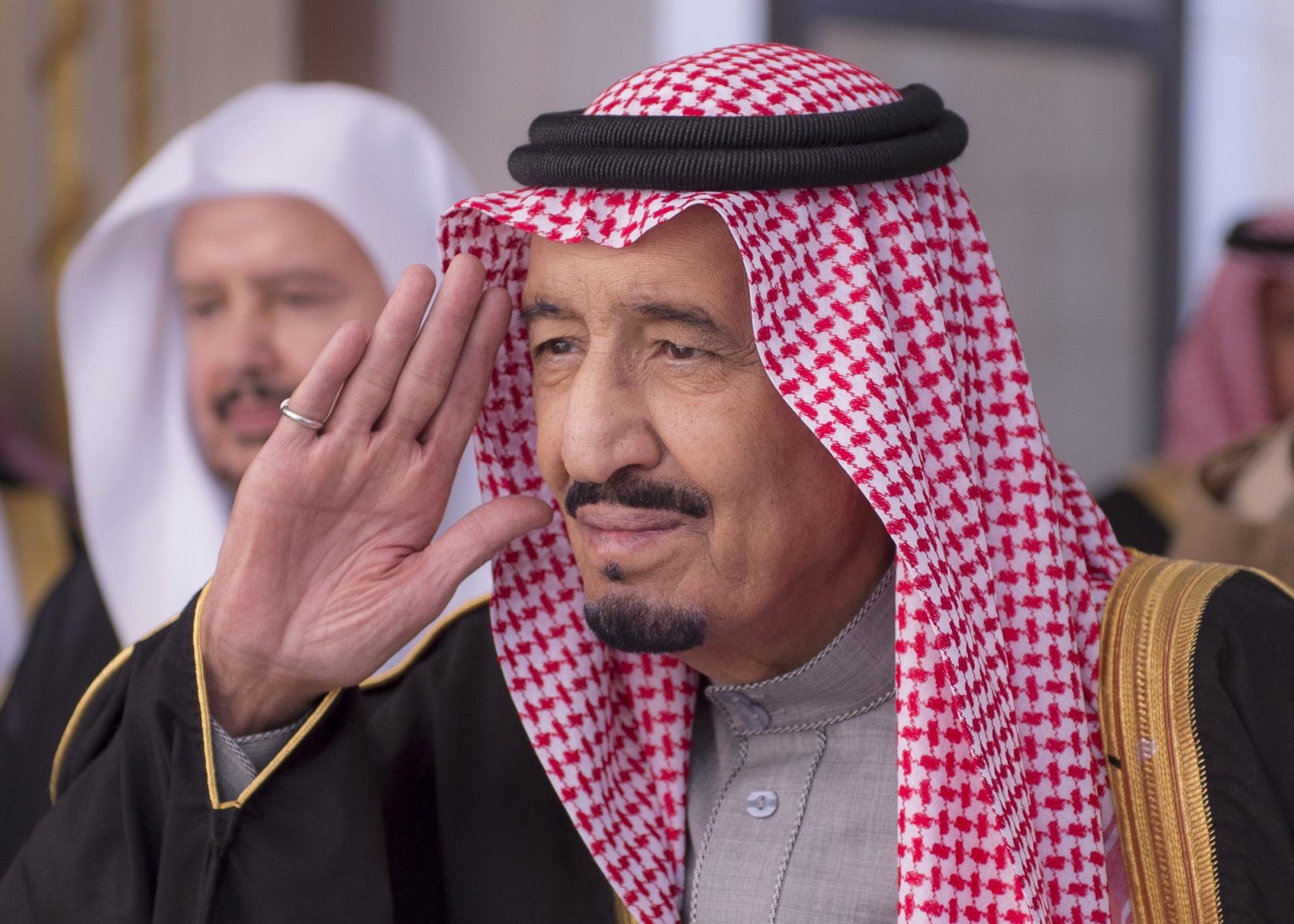 Novo rei saudita promete estabilidade na política petrolífera