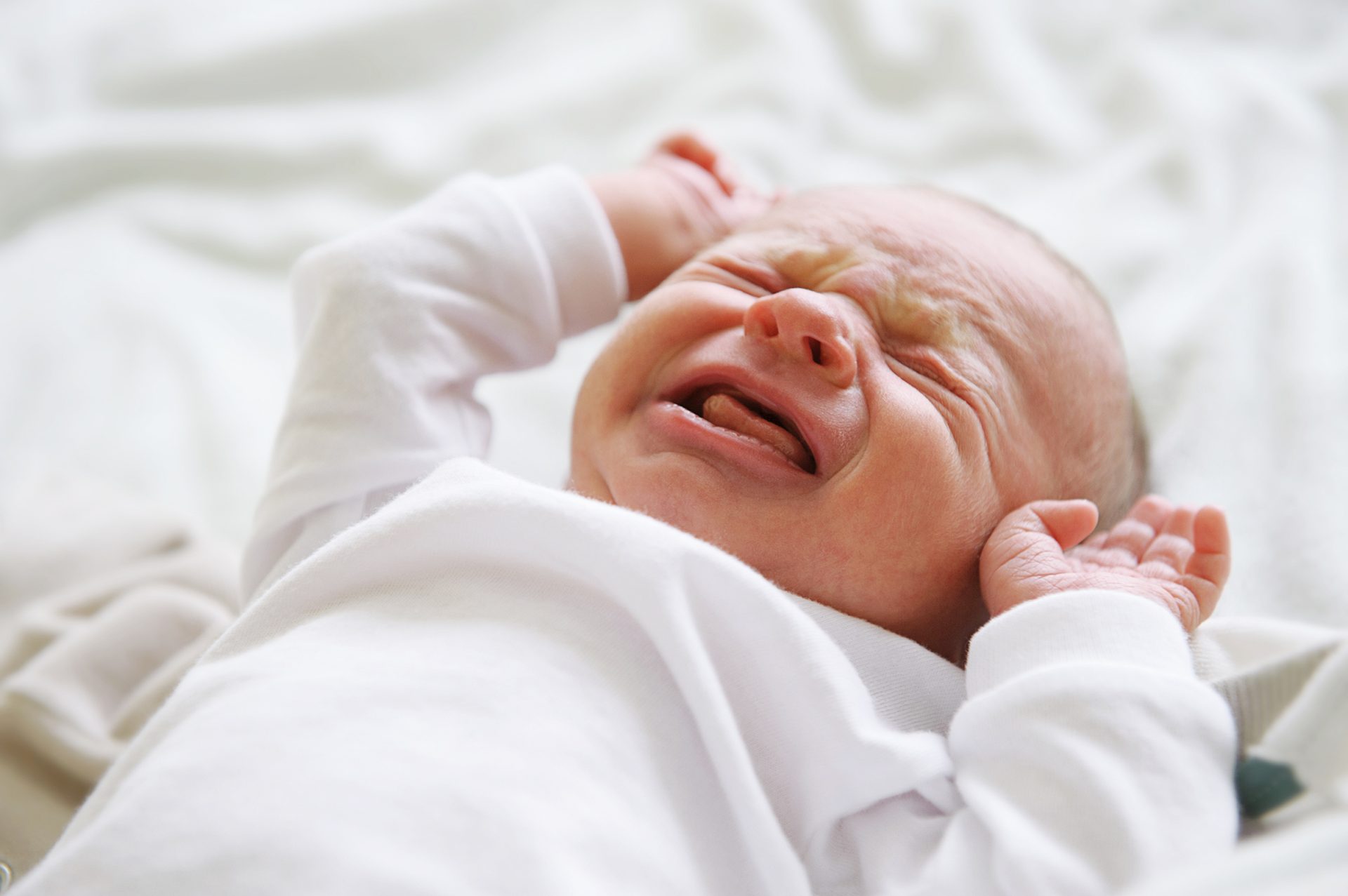 Pediatra ensina truque para bebés pararem de chorar [vídeo]