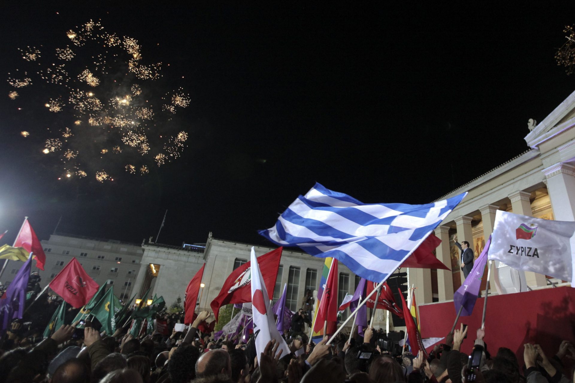 Grécia: Domingo histórico para o Syriza, segunda de negociações