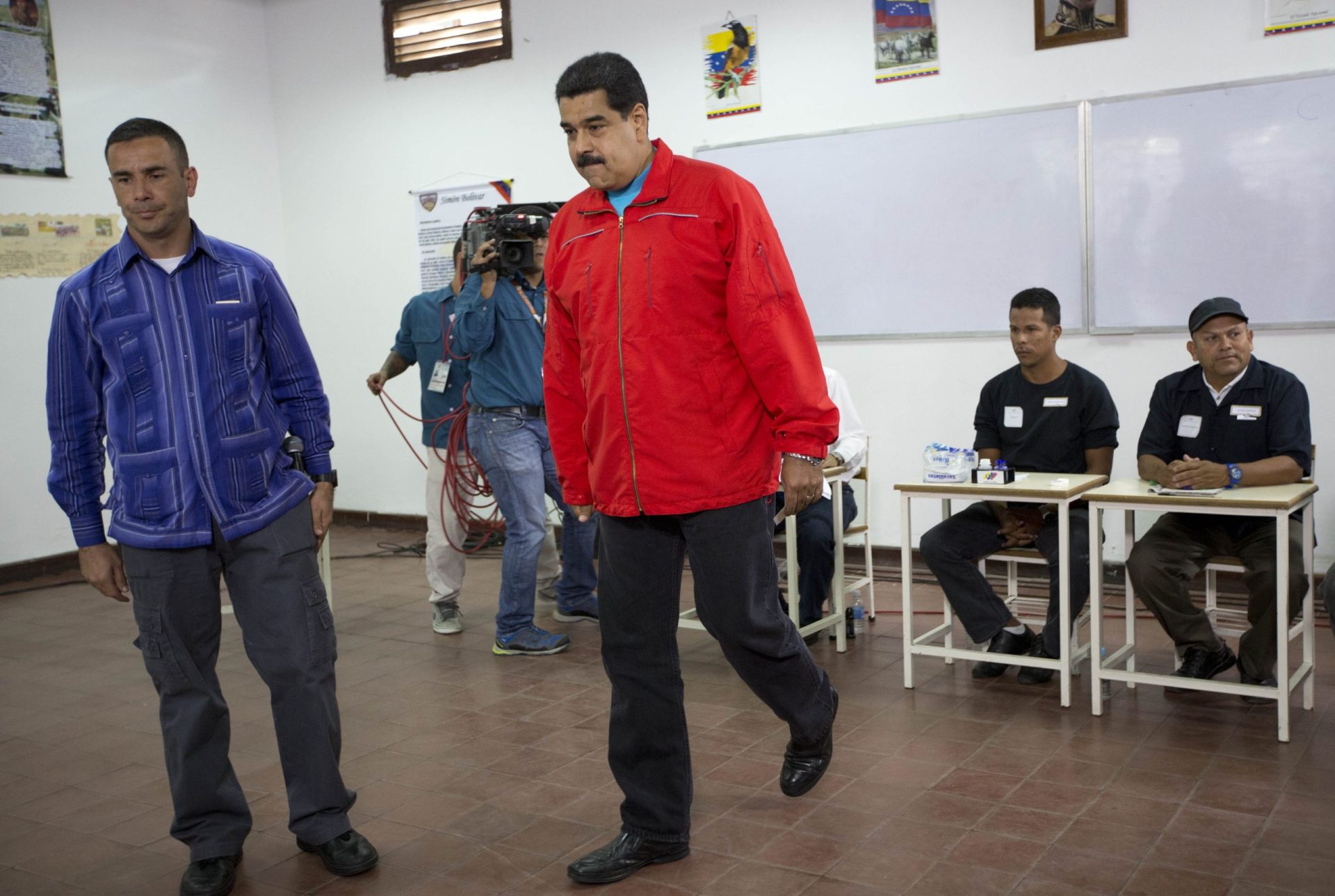 Maduro baixa o tom após a 1.ª derrota do Chavismo