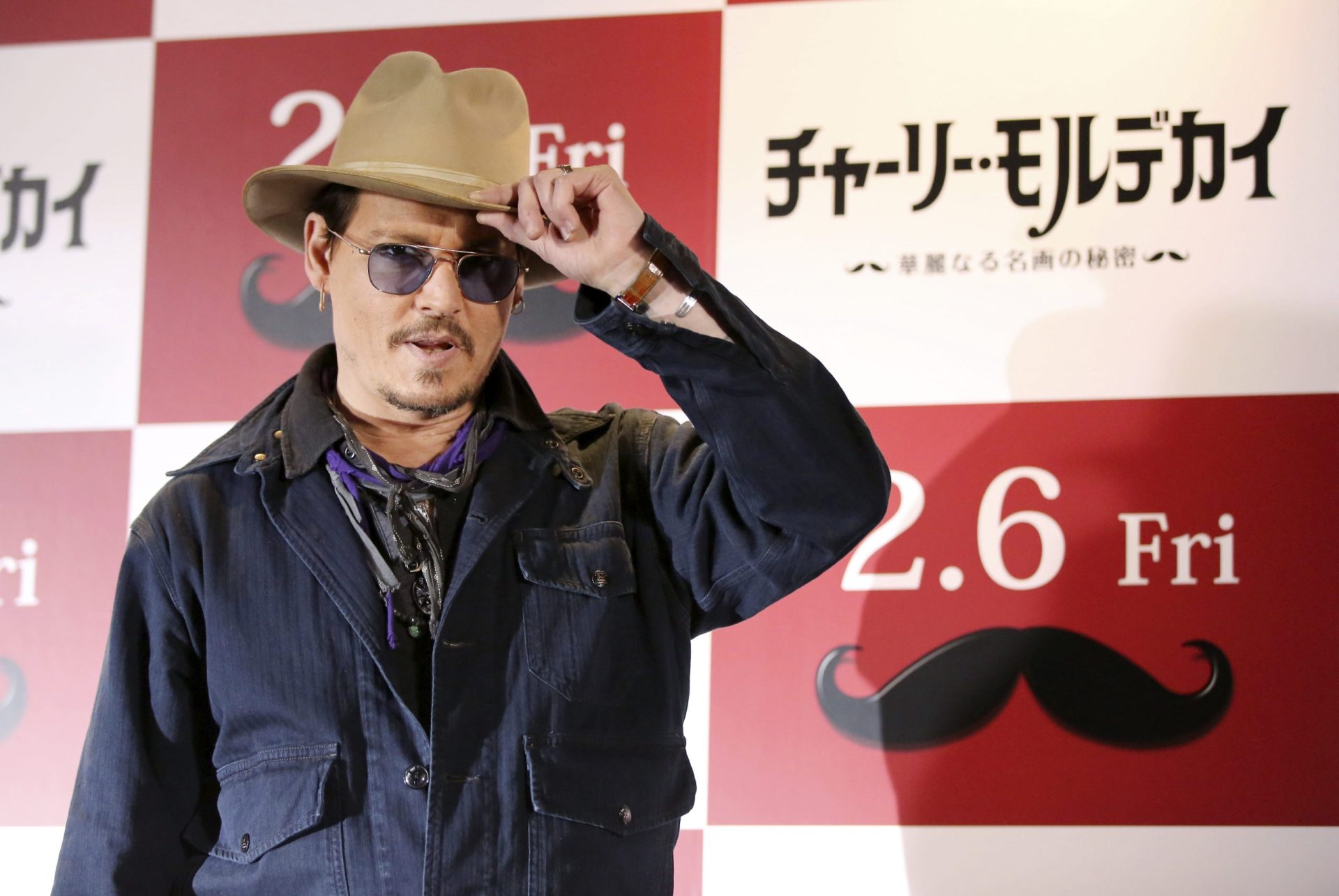 Johnny Depp diz que foi atacado por um chupacabra