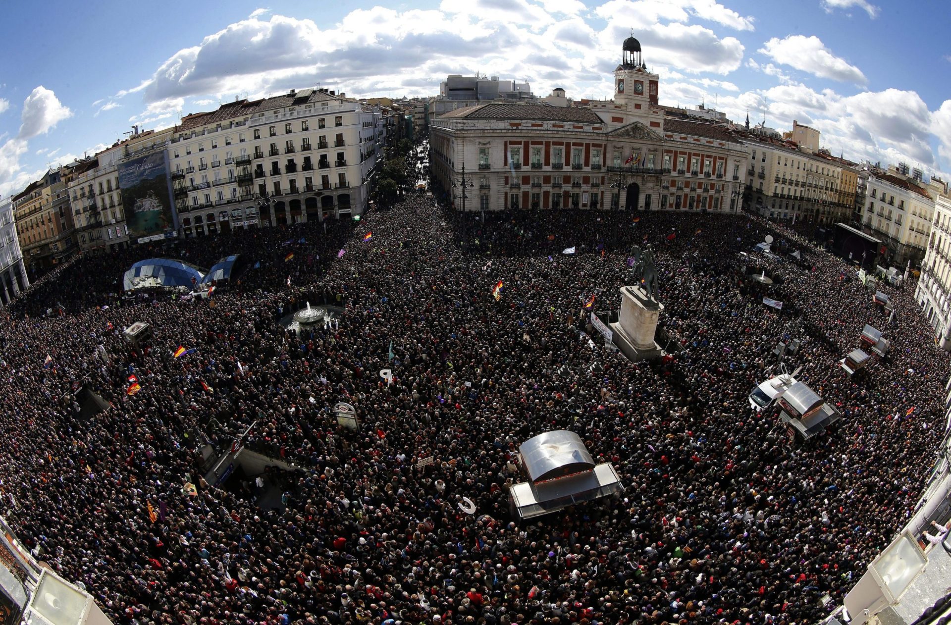 &#8216;Marcha da Mudança&#8217; leva milhares de espanhóis às ruas de Madrid