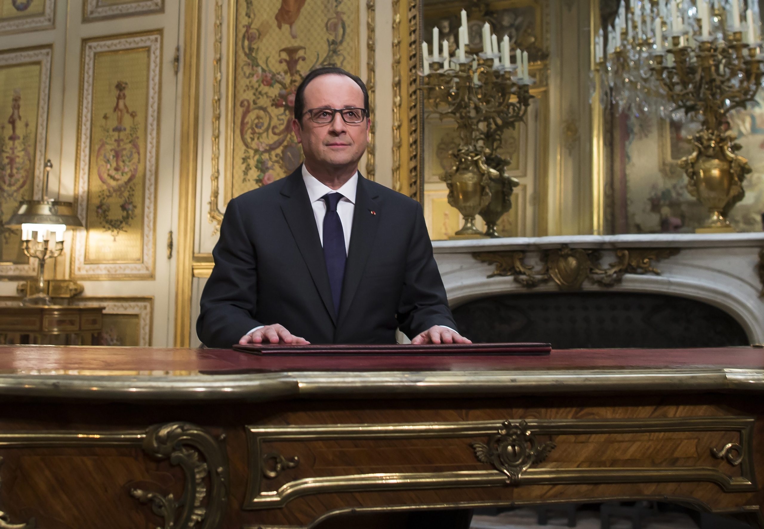 Hollande promete fazer os possíveis para que França cresça mais de 1%