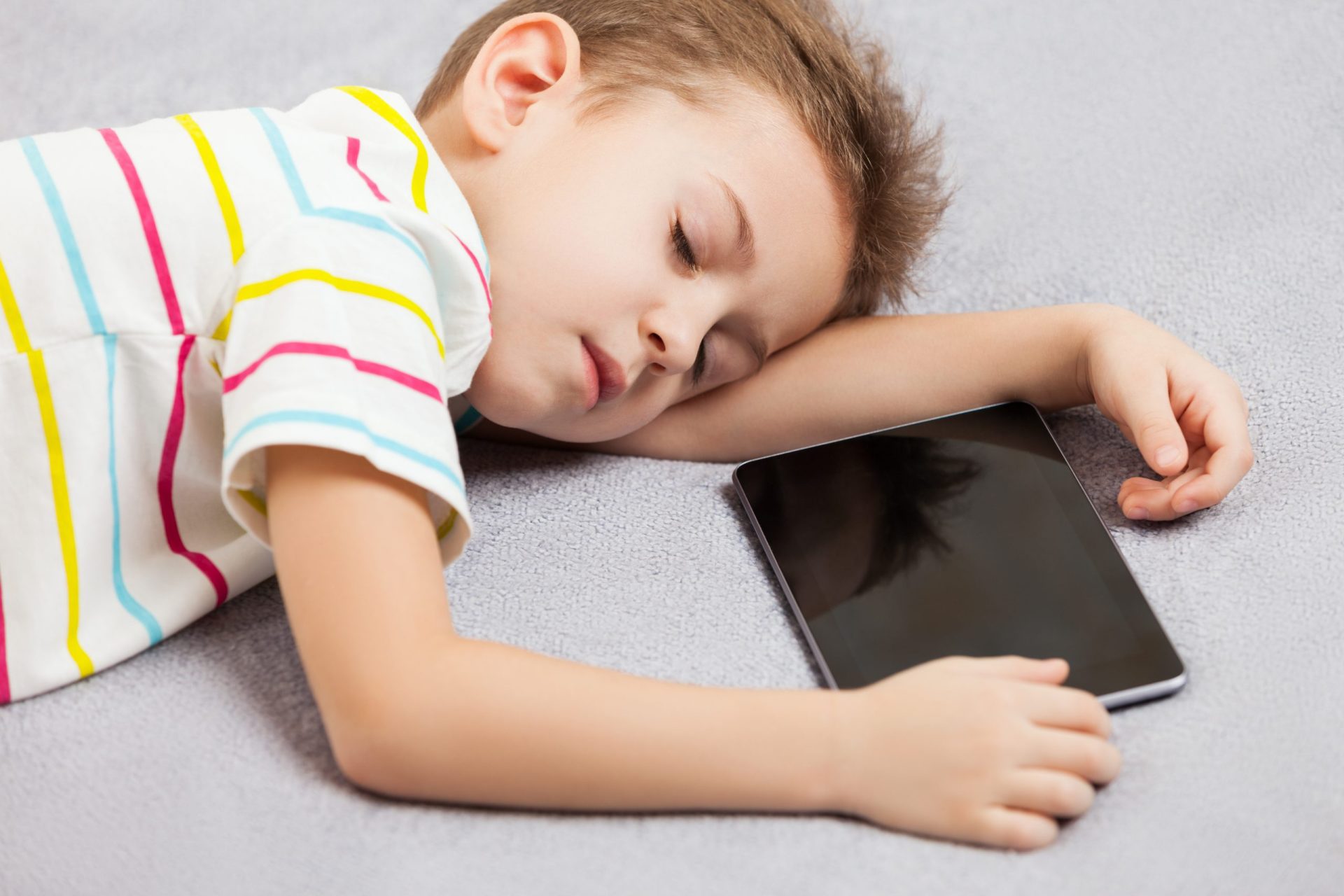 ‘Pequenos ecrãs’ não deixam crianças dormir