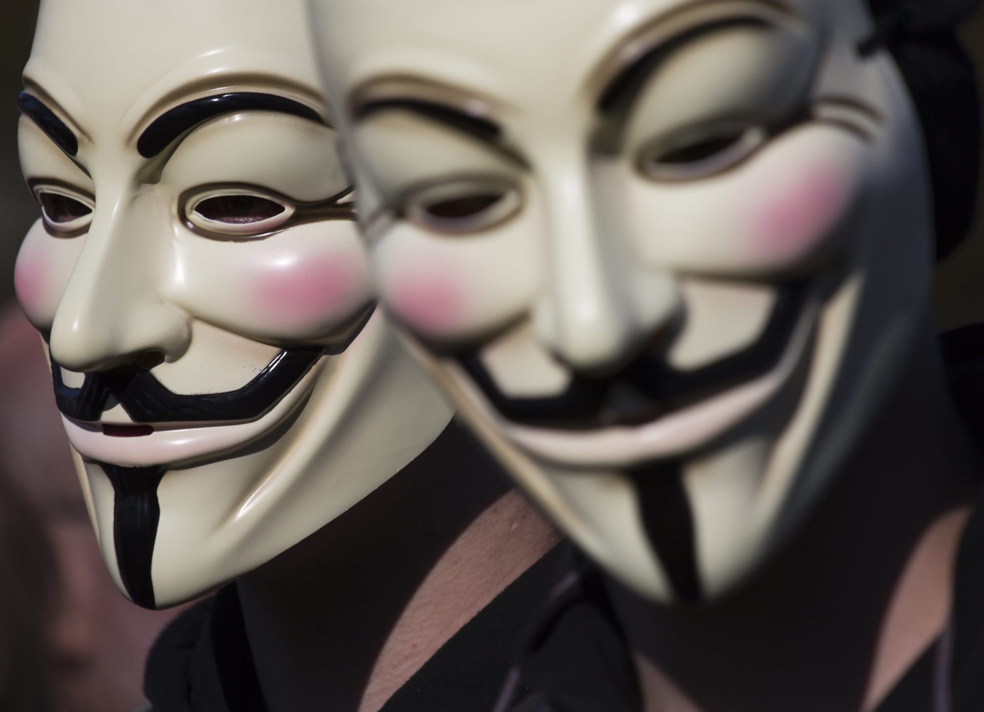 Anonymous declaram guerra aos terroristas