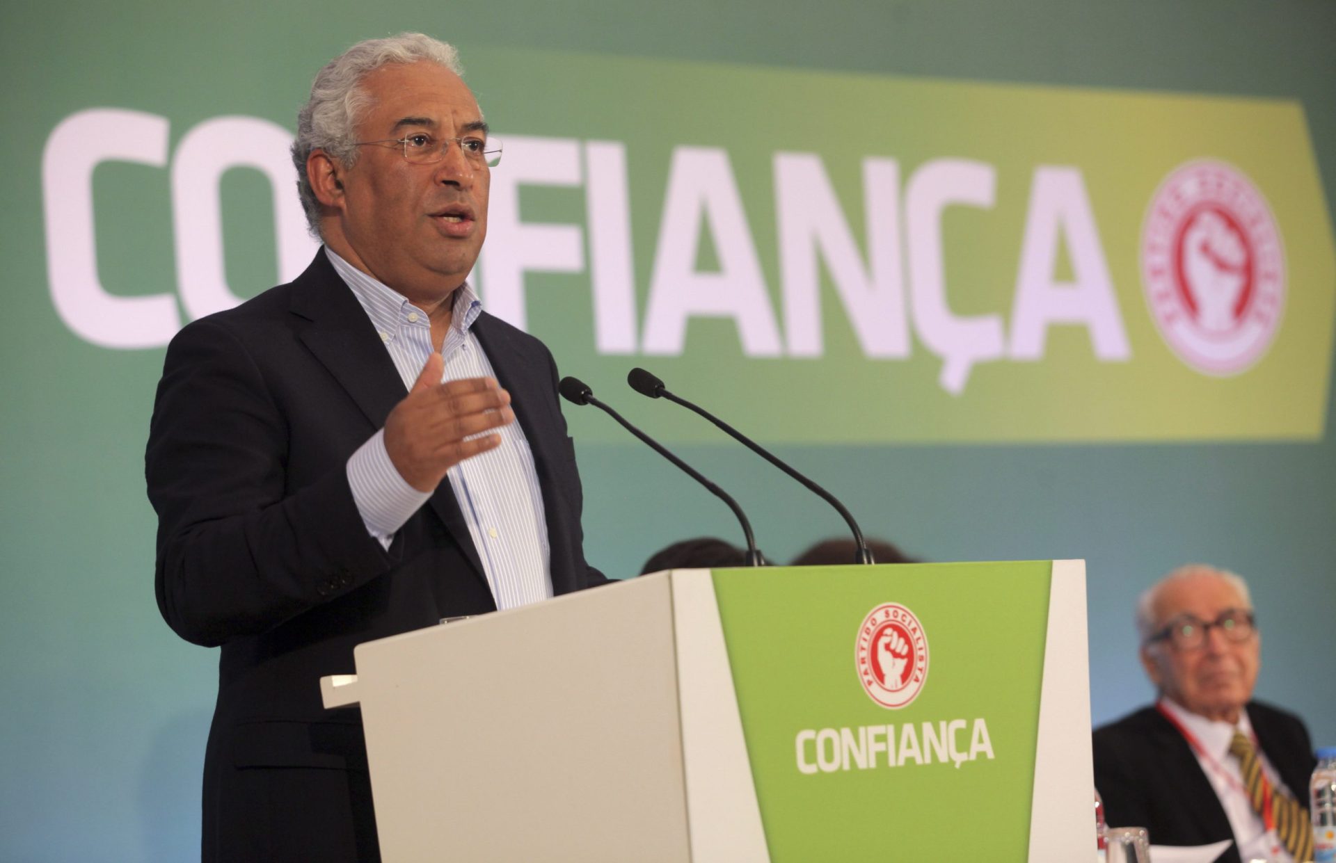 António Costa considera ‘normal’ antecipação de reembolso ao FMI