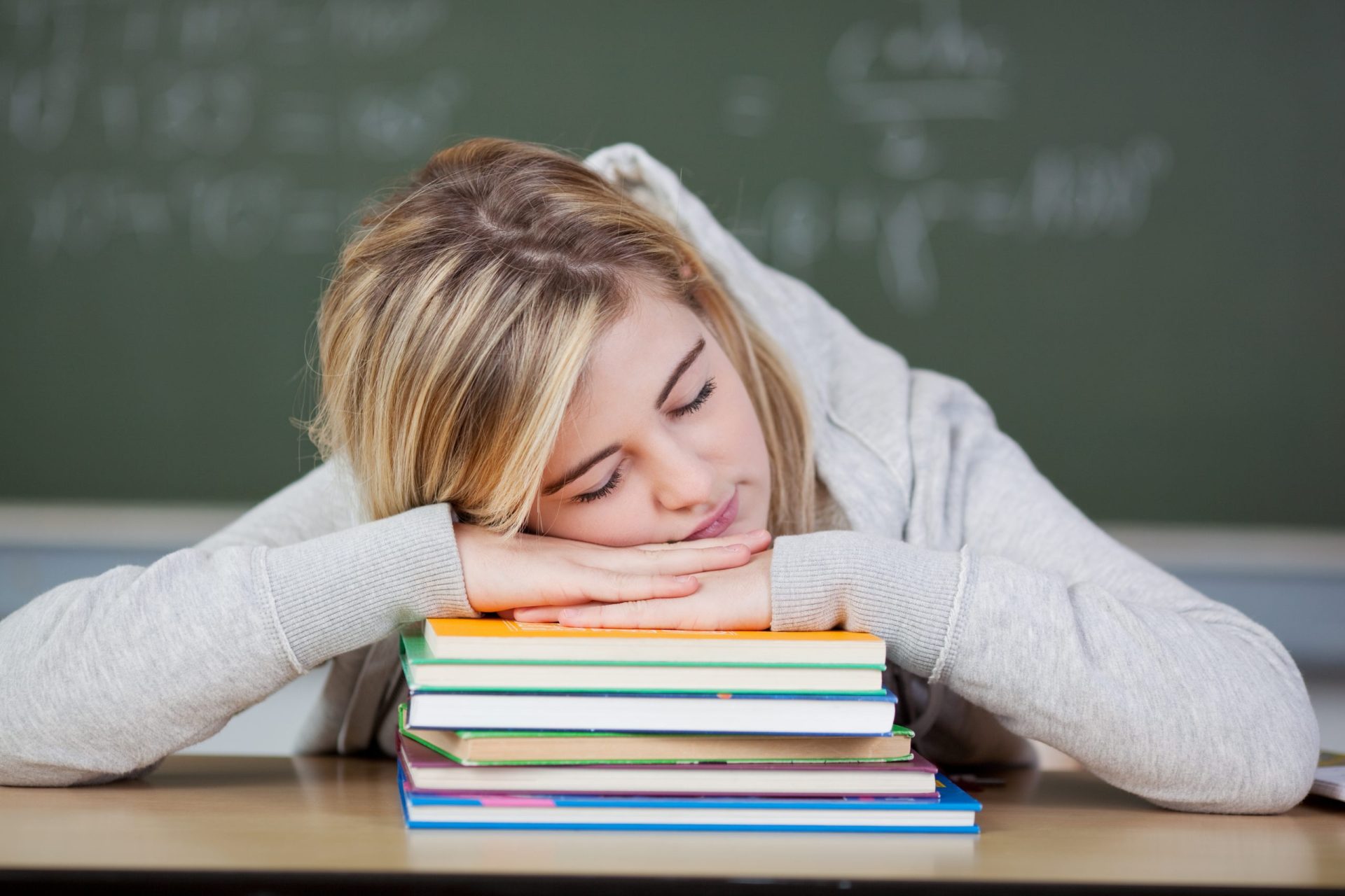 Sabe quantas horas devem os adolescentes dormir?