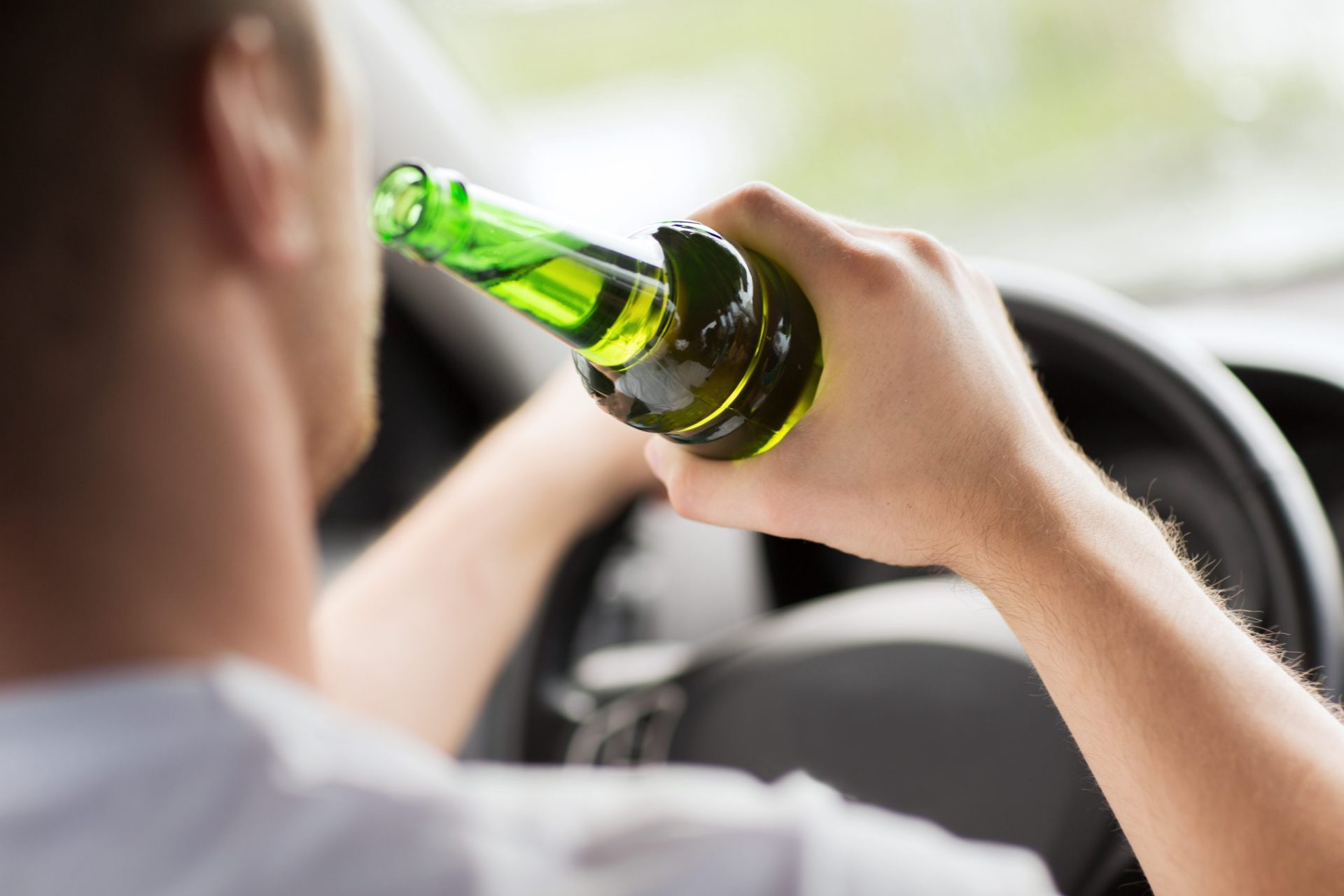 O que é pior: Conduzir alcoolizado ou drogado?