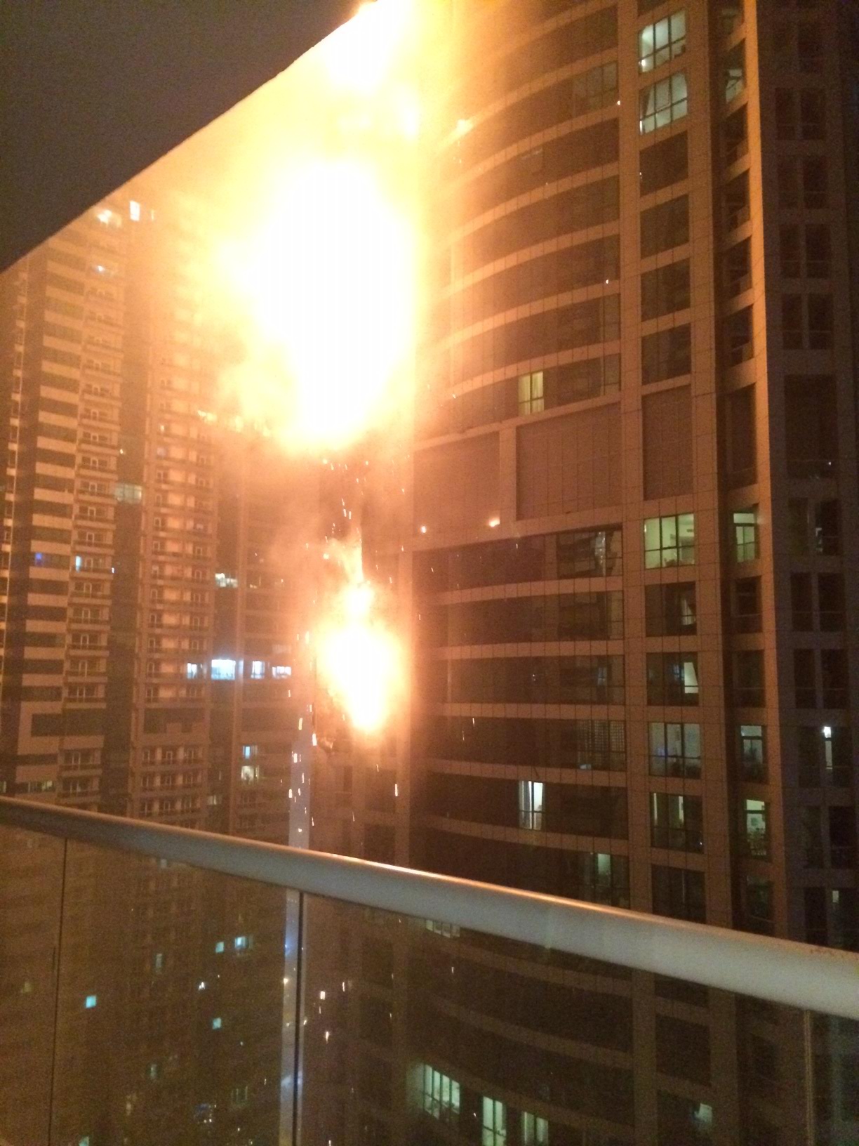 Incêndio em arranha-céus no Dubai