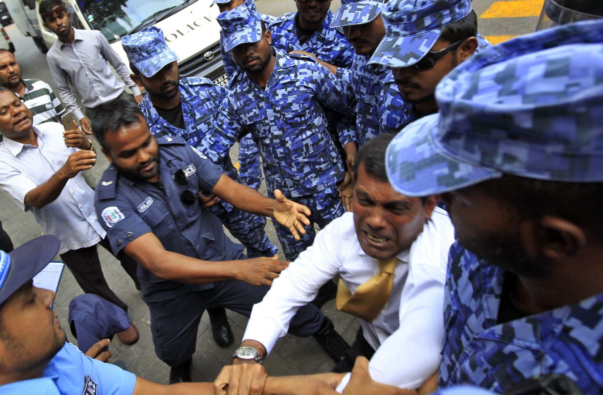 Maldivas: Confusão no Paraíso