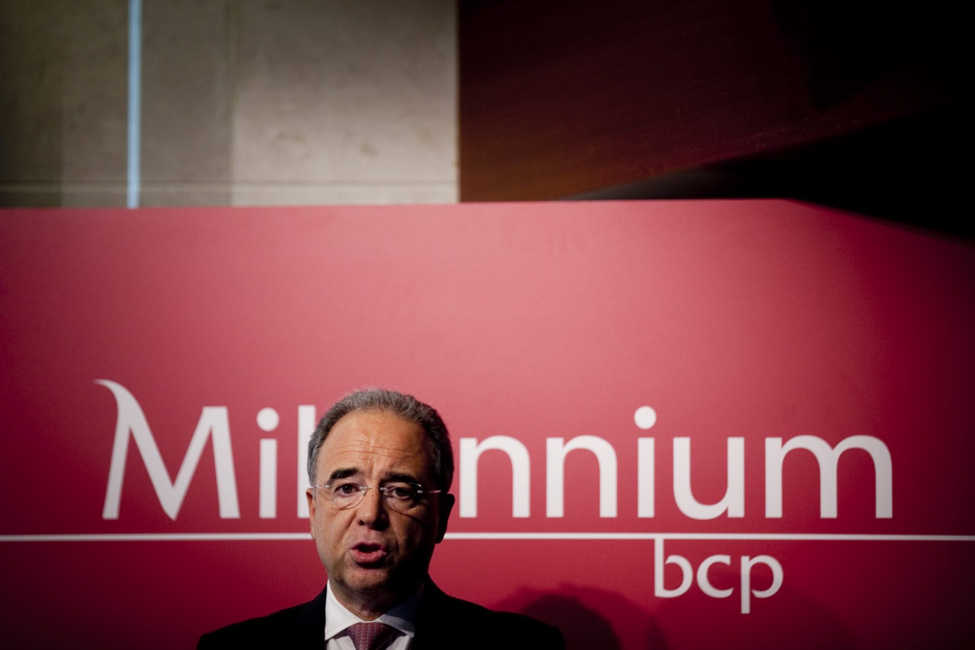 BCP baixa prejuízos para 217,9 milhões de euros