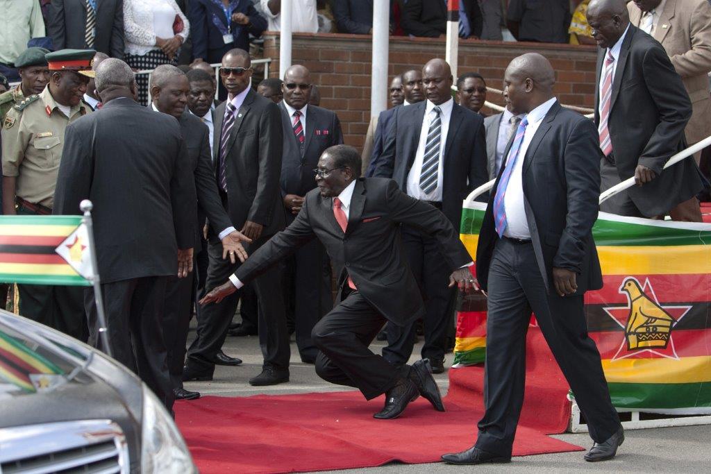 Mugabe caiu e a internet riu [fotos]