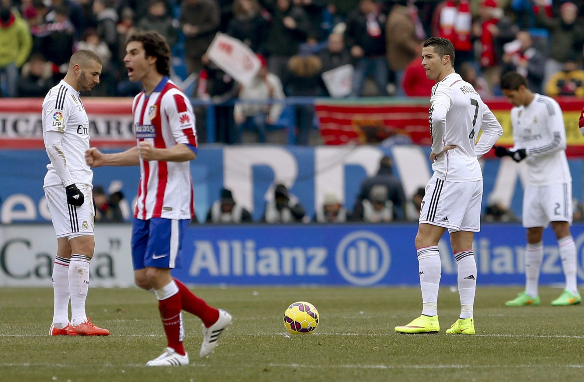 Dérbi de Madrid: muda aos dois, acaba aos quatro