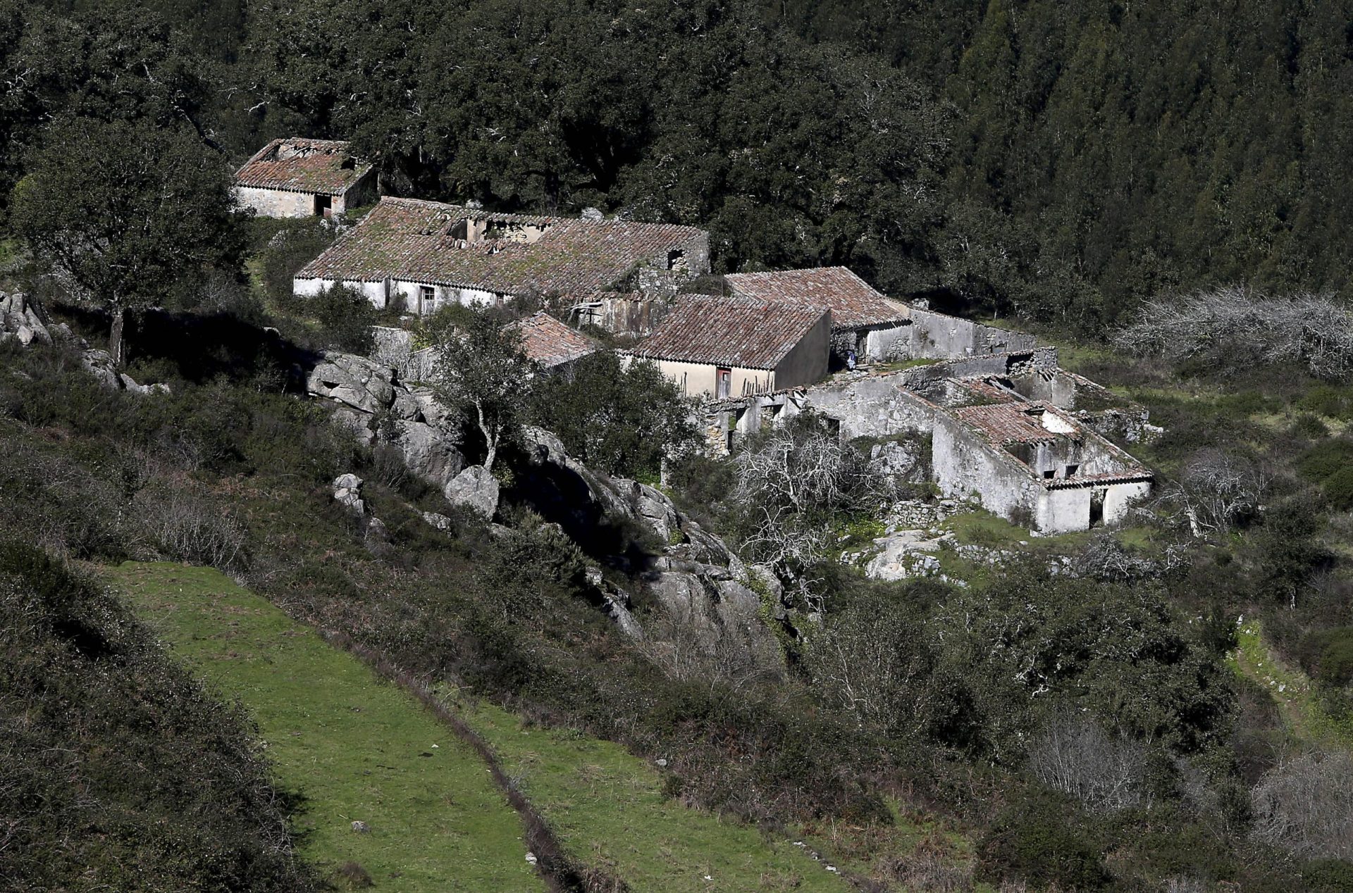 Esta aldeia portuguesa tem apenas um habitante e está à venda