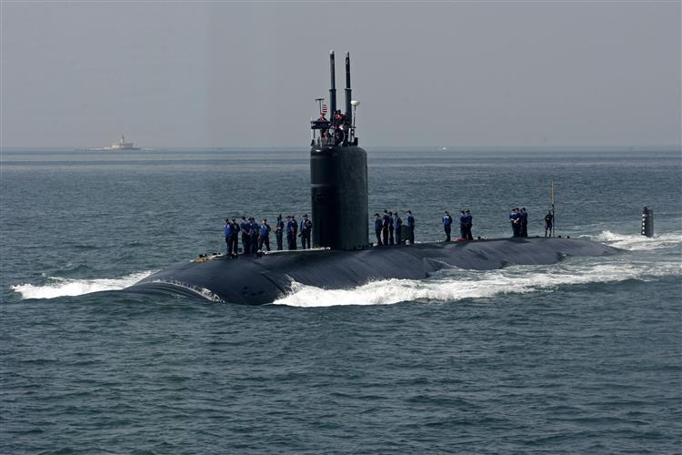 Petição para voltar a investigar os submarinos desaparece na AR