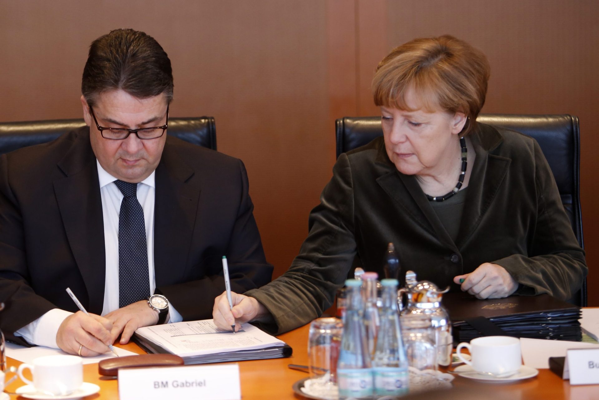 Alemanha volta a rejeitar pagamento de reparações de guerra à Grécia