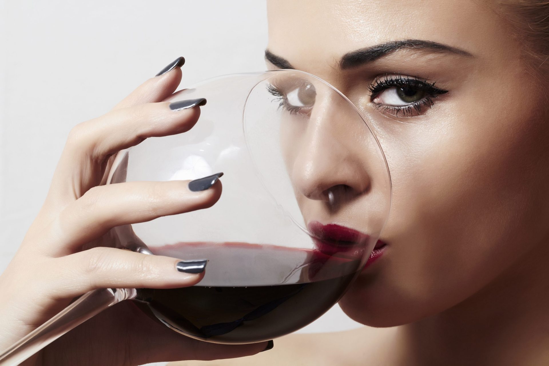 Sabe quantos copos deve beber para parecer mais atraente?