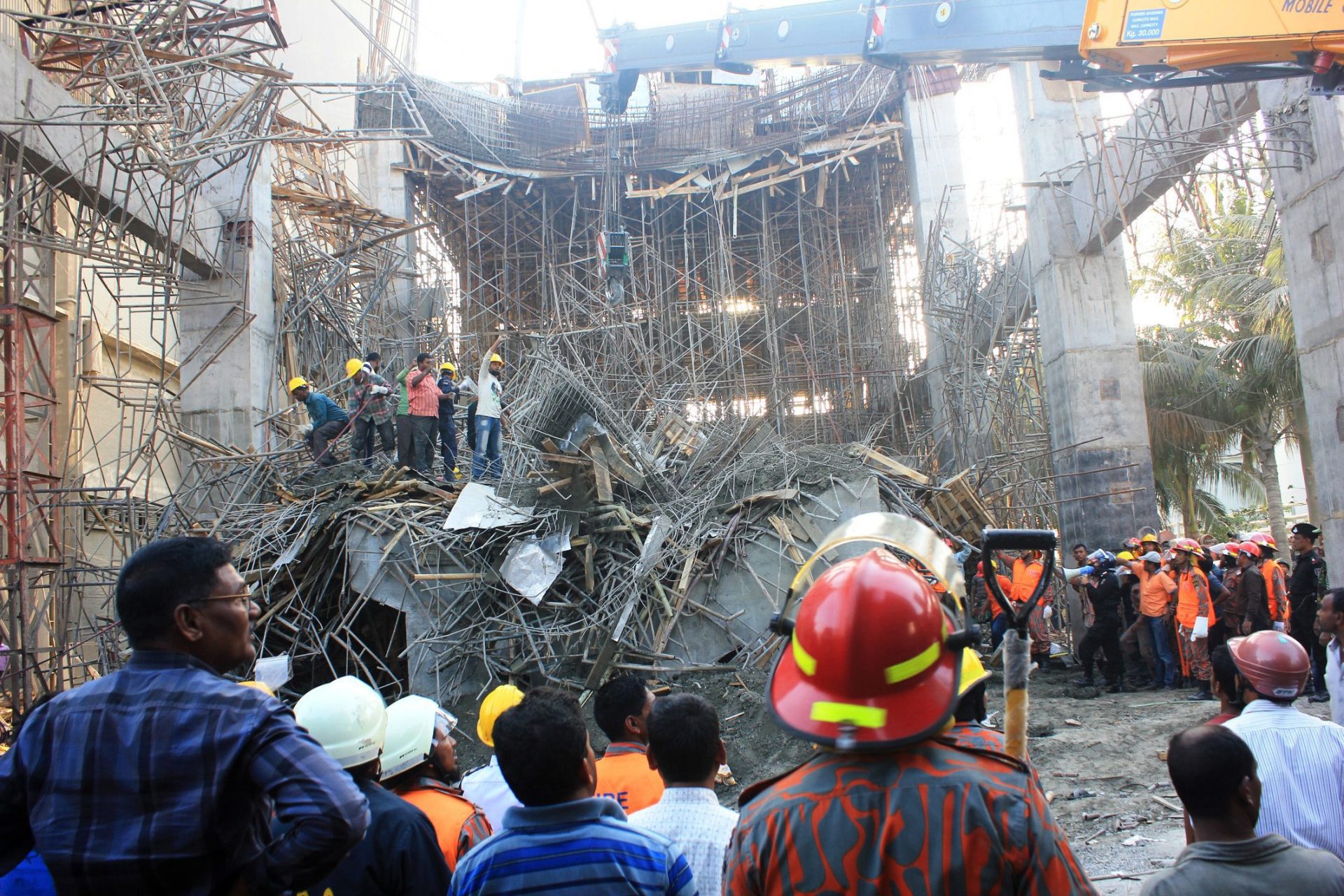 Sete mortos em desabamento em fábrica no Bangladesh