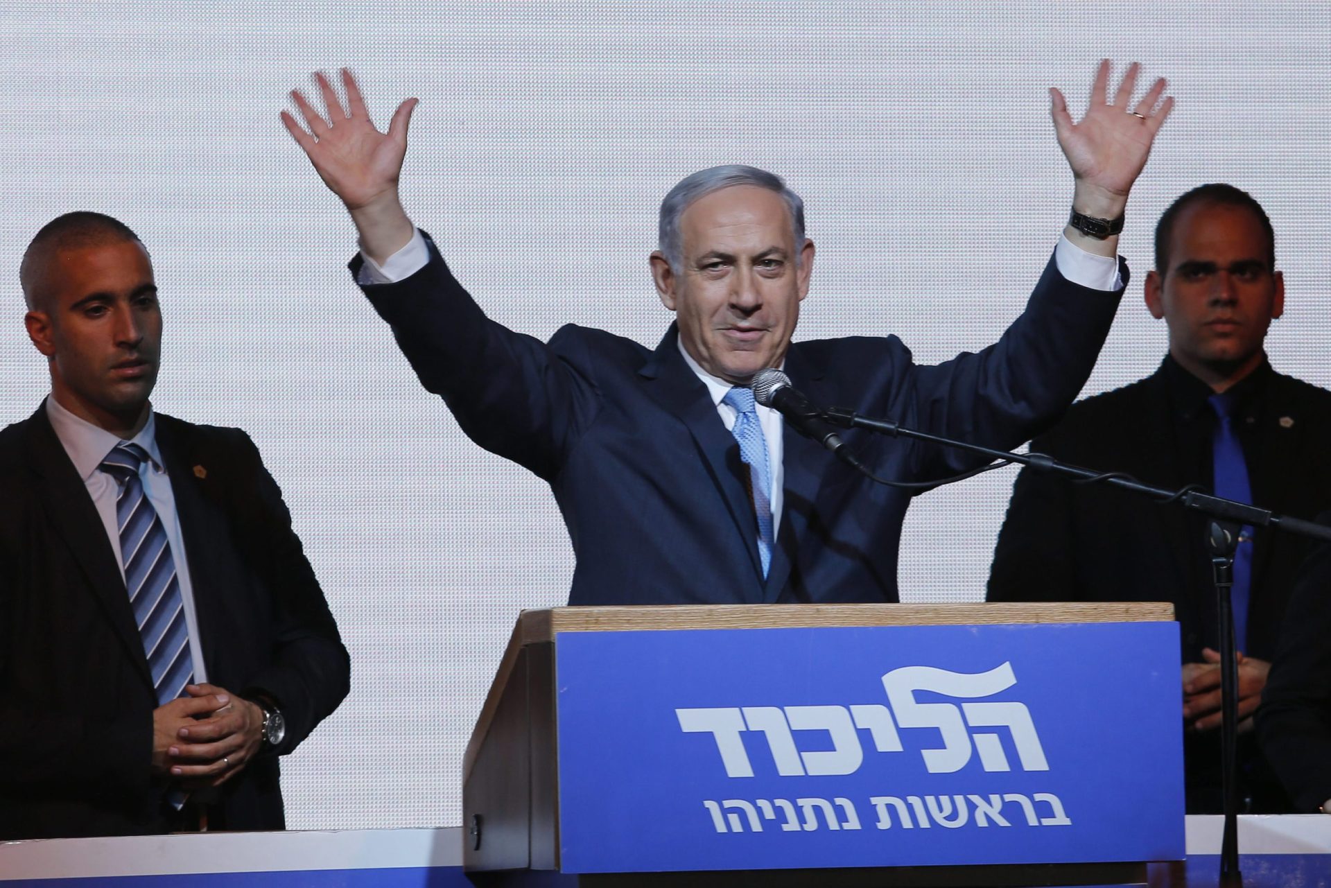 Netanyahu consegue vitória surpresa nas eleições de Israel