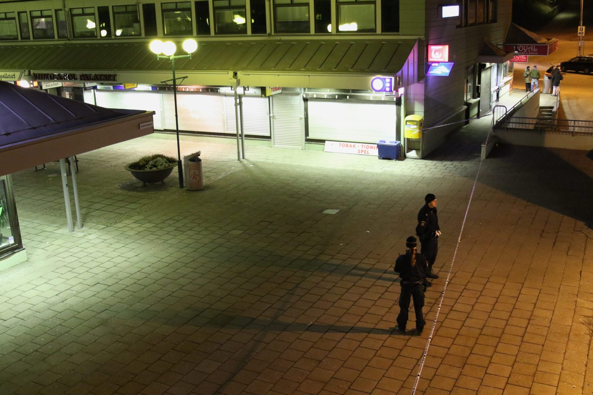Dois mortos e dezenas feridos num tiroteio na Suécia