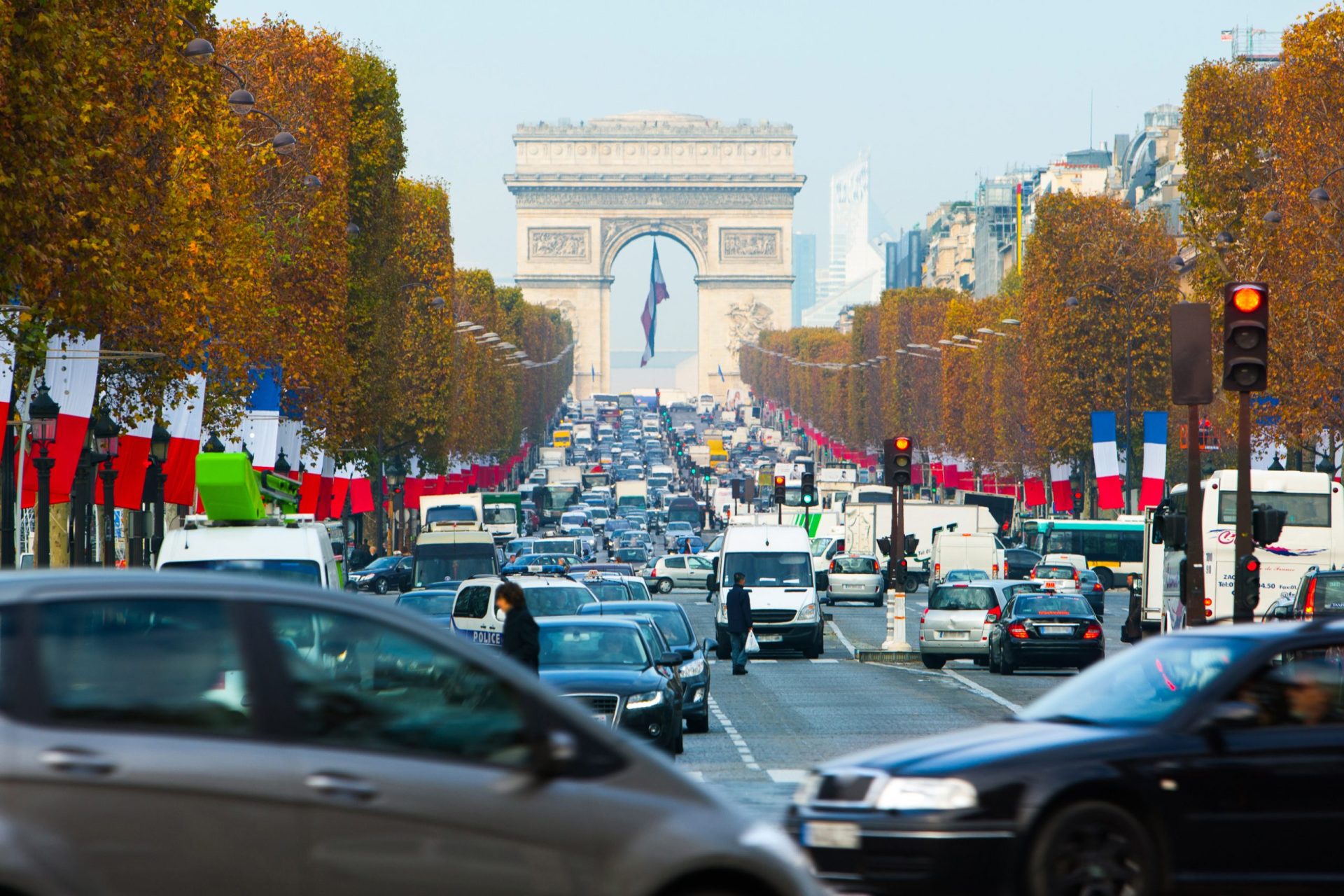 Paris torna o transporte público gratuito por um dia
