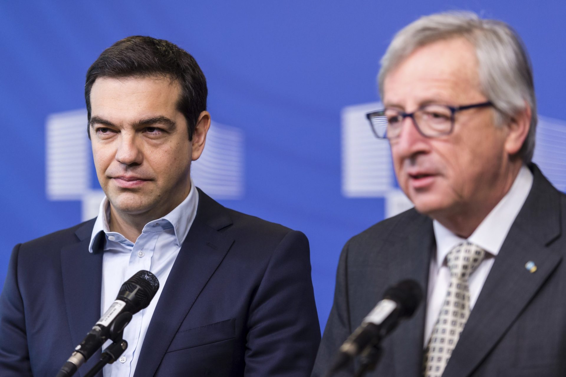 UE avança com ajuda de emergência para a Grécia