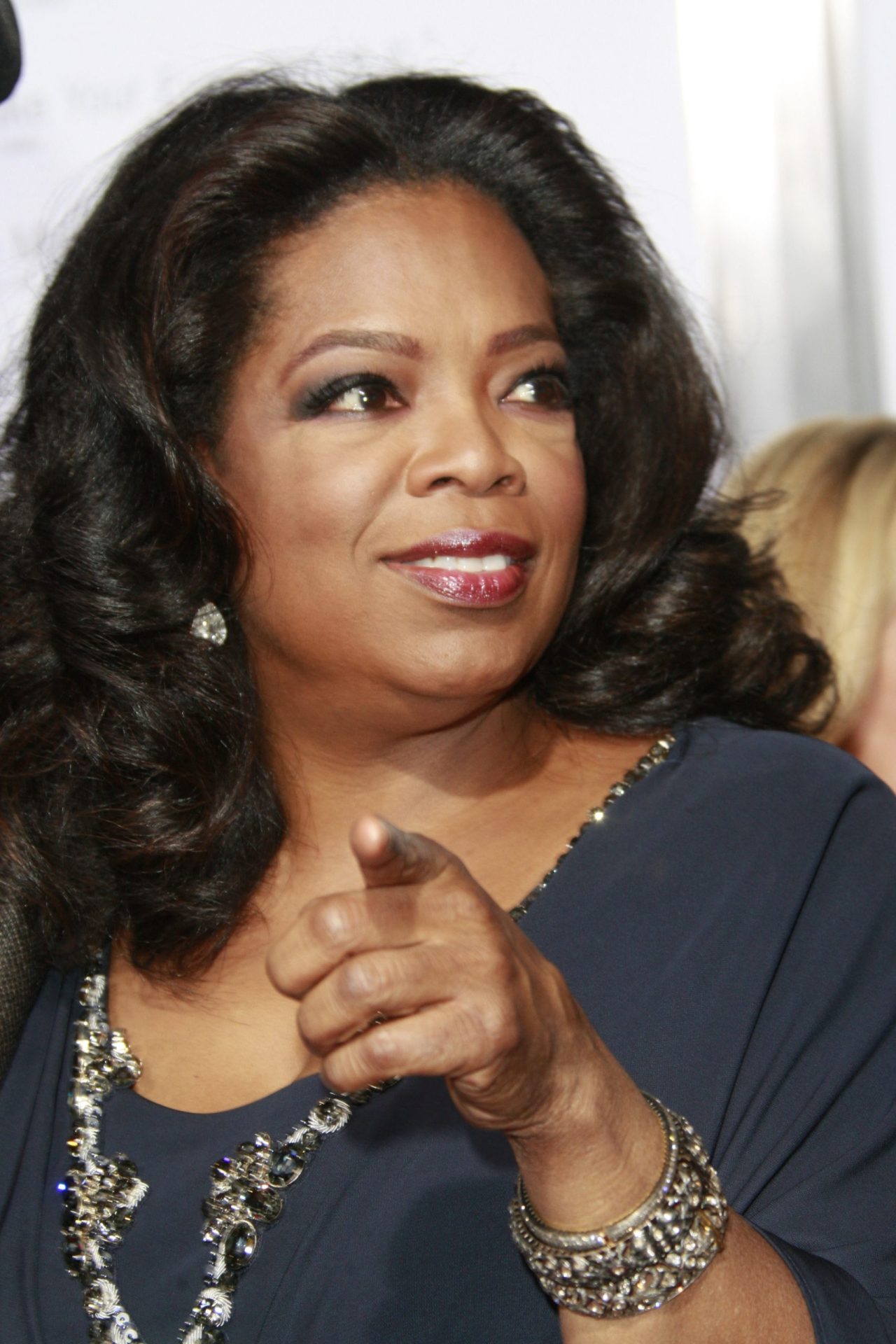 Gostava de ter uma jóia usada por Oprah? Aqui está a sua oportunidade
