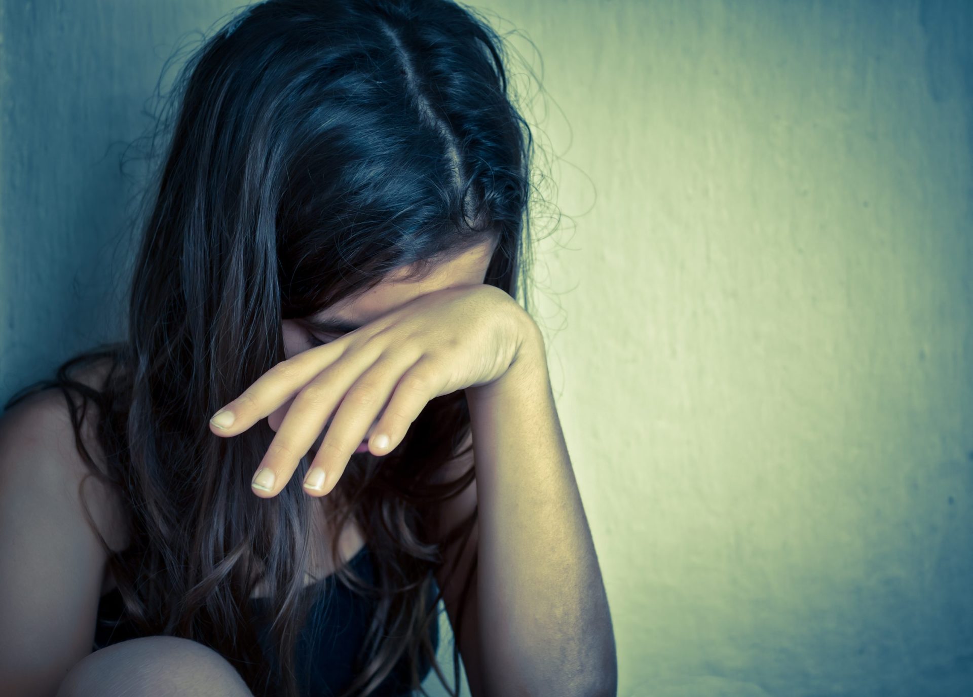 Mãe acusada de trocar abusos sexuais à filha por dose de heroína