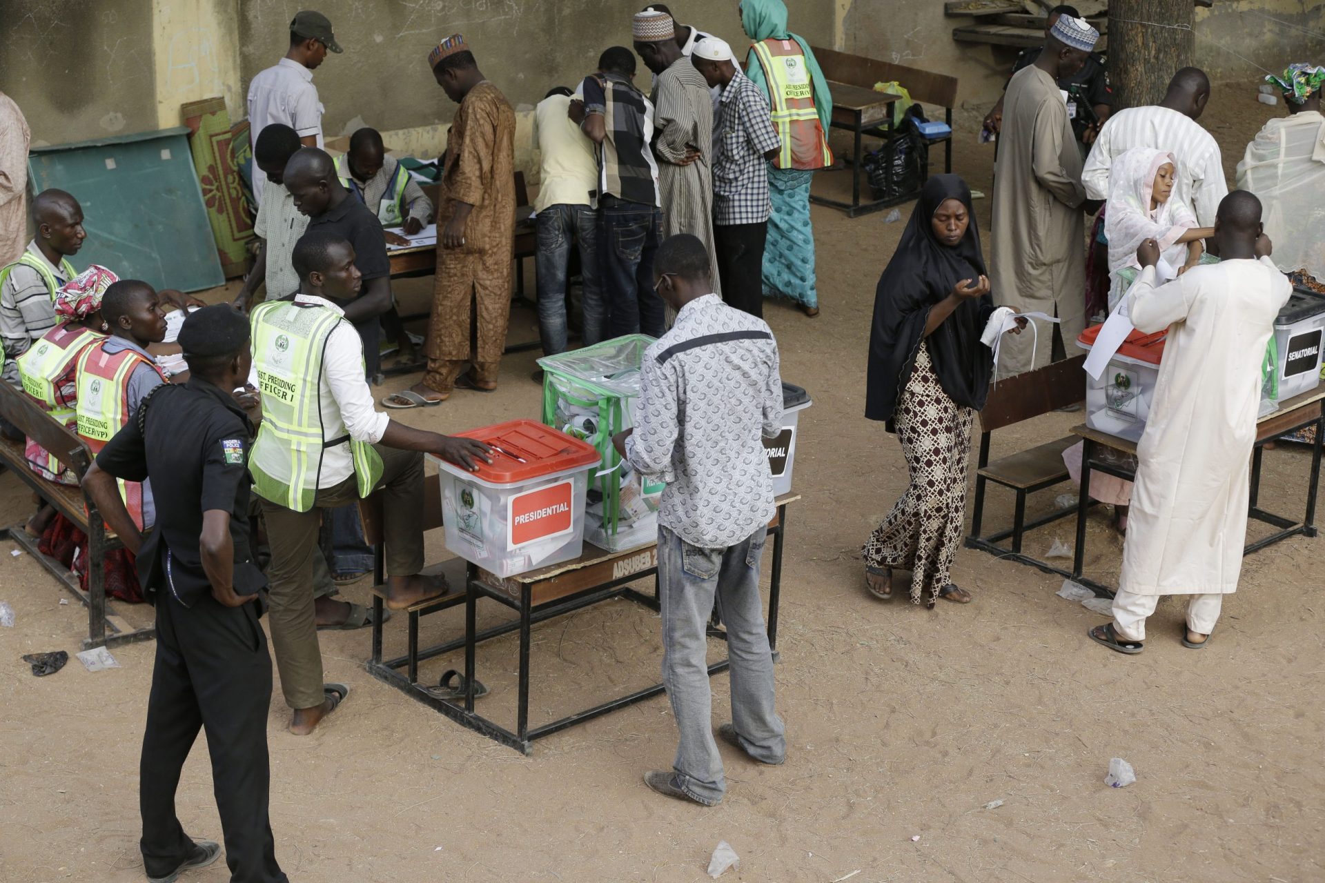 Nigéria: Eleições continuam amanhã