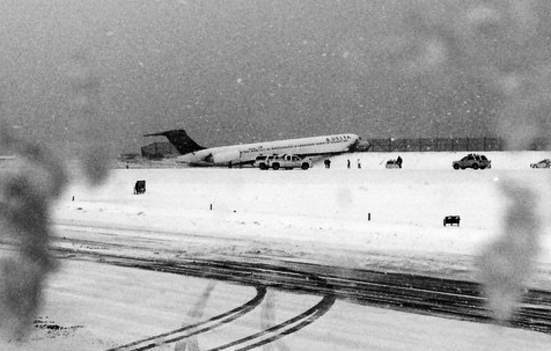 Avião sai de pista em Nova Iorque