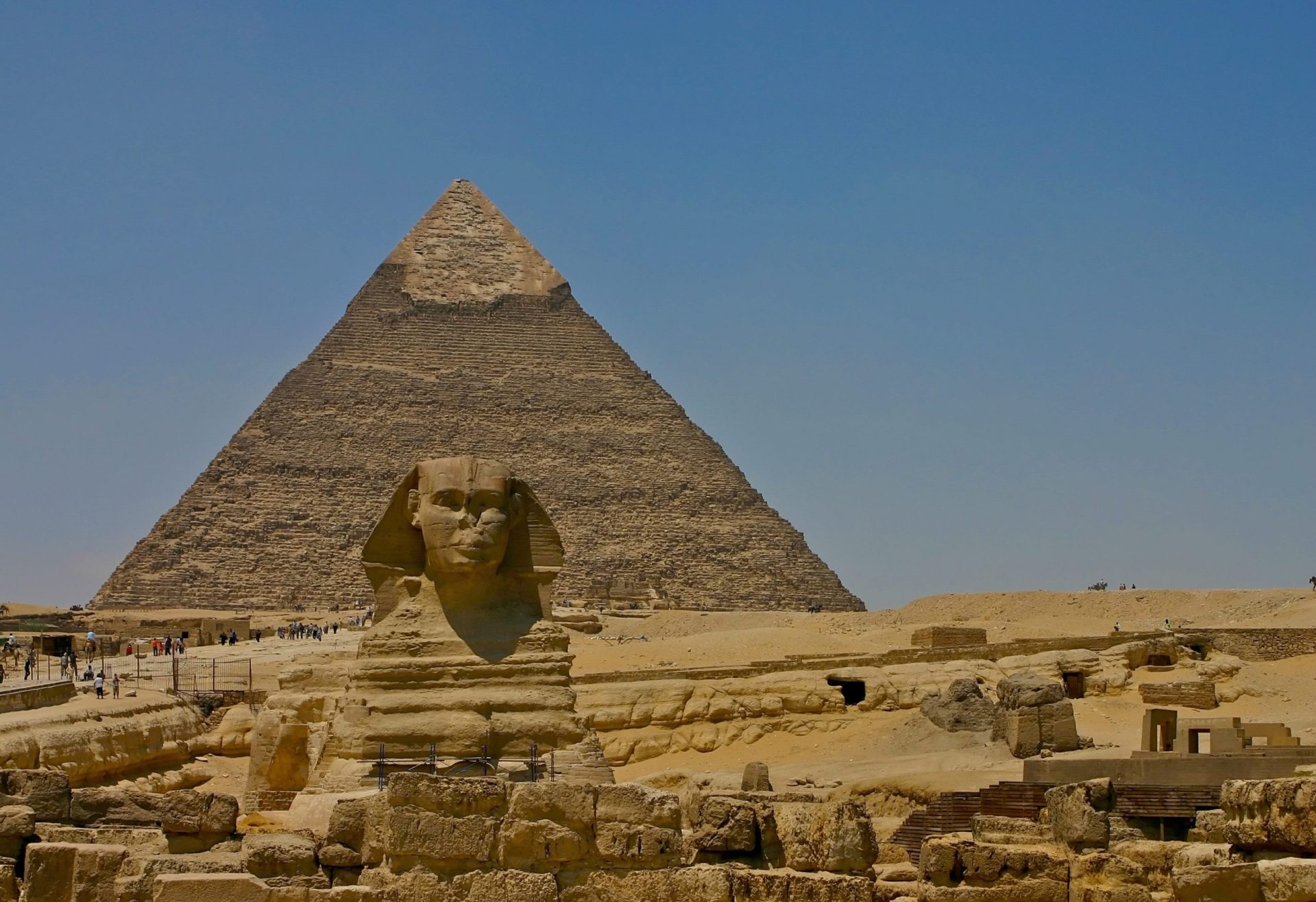 Turistas fazem filme pornográfico em pirâmides egípcias