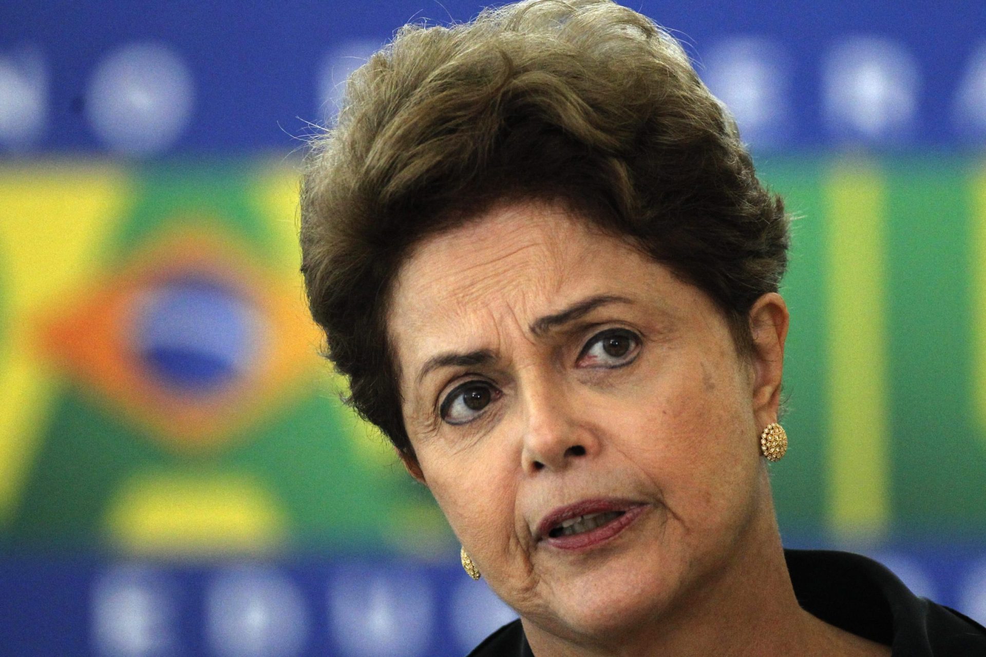 Protestos contra Dilma Rousseff saem à rua em mais de 400 cidades