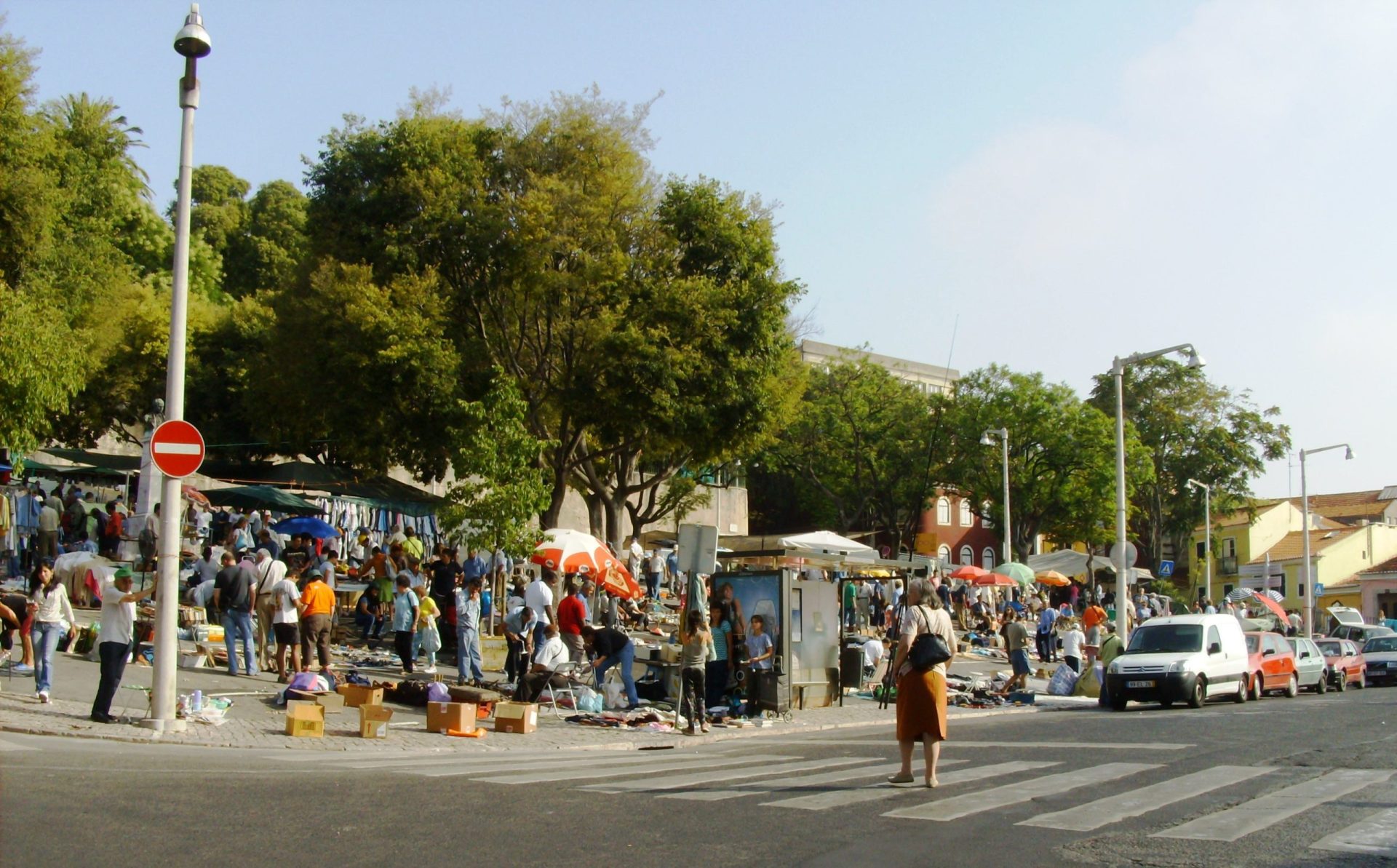 Licenças para vender na Feira da Ladra estão a aumentar