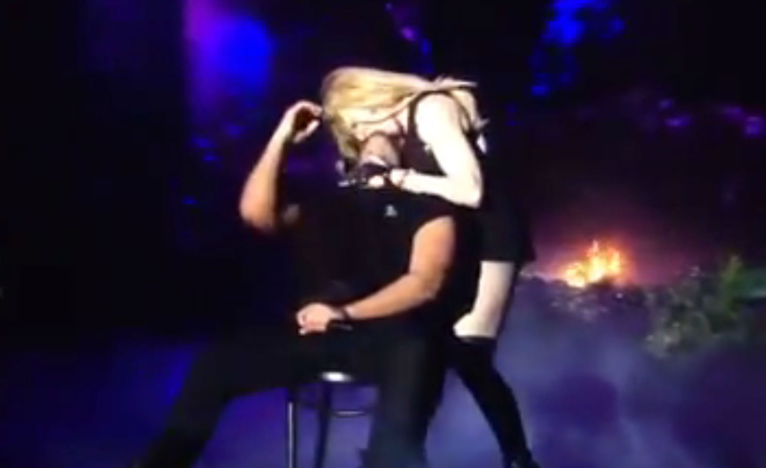 Madonna ‘devora’ Drake em palco [vídeo]