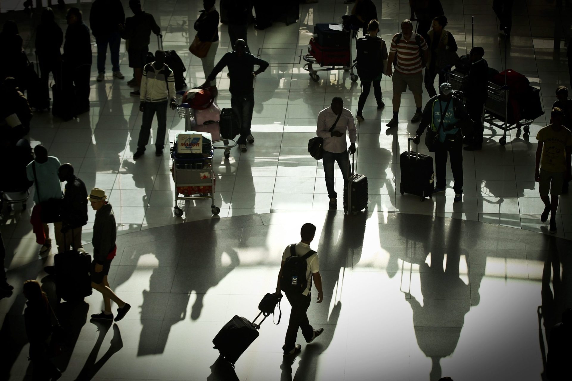 Seguranças de aeroporto despedidos por apalparem passageiros