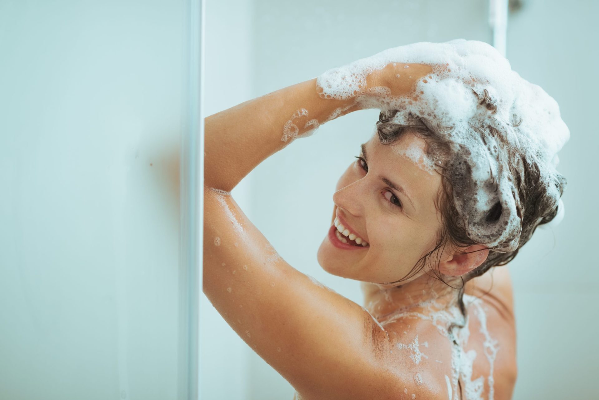 5 erros que cometemos ao tomar banho