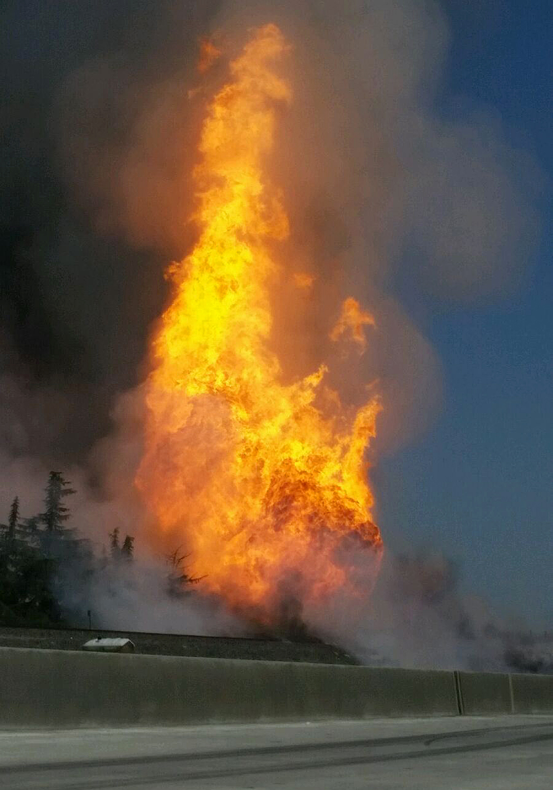 Pelo menos 11 feridos em explosão de gás na Califórnia