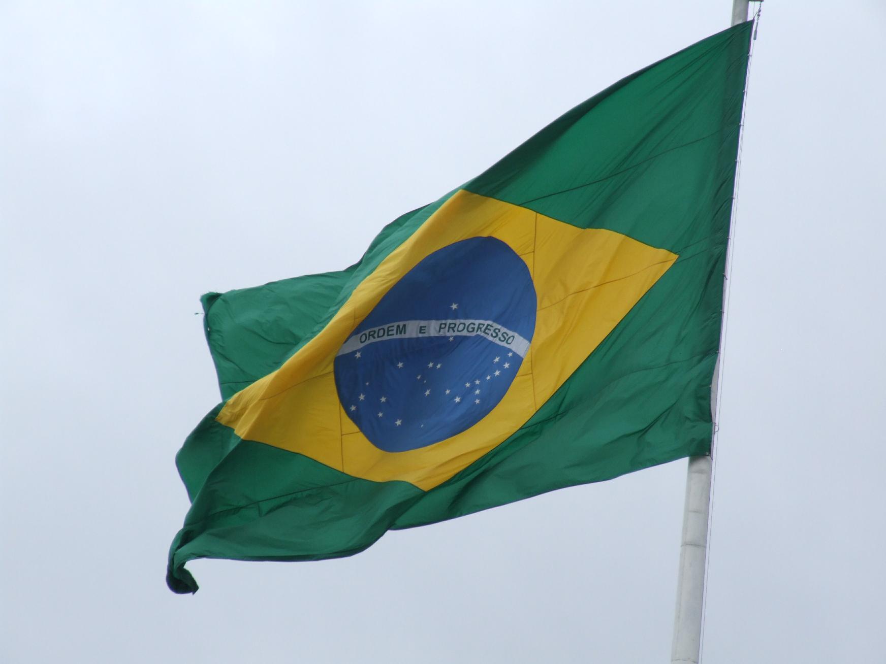 Justiça brasileira condena oito acusados de burla na petrolífera Petrobras