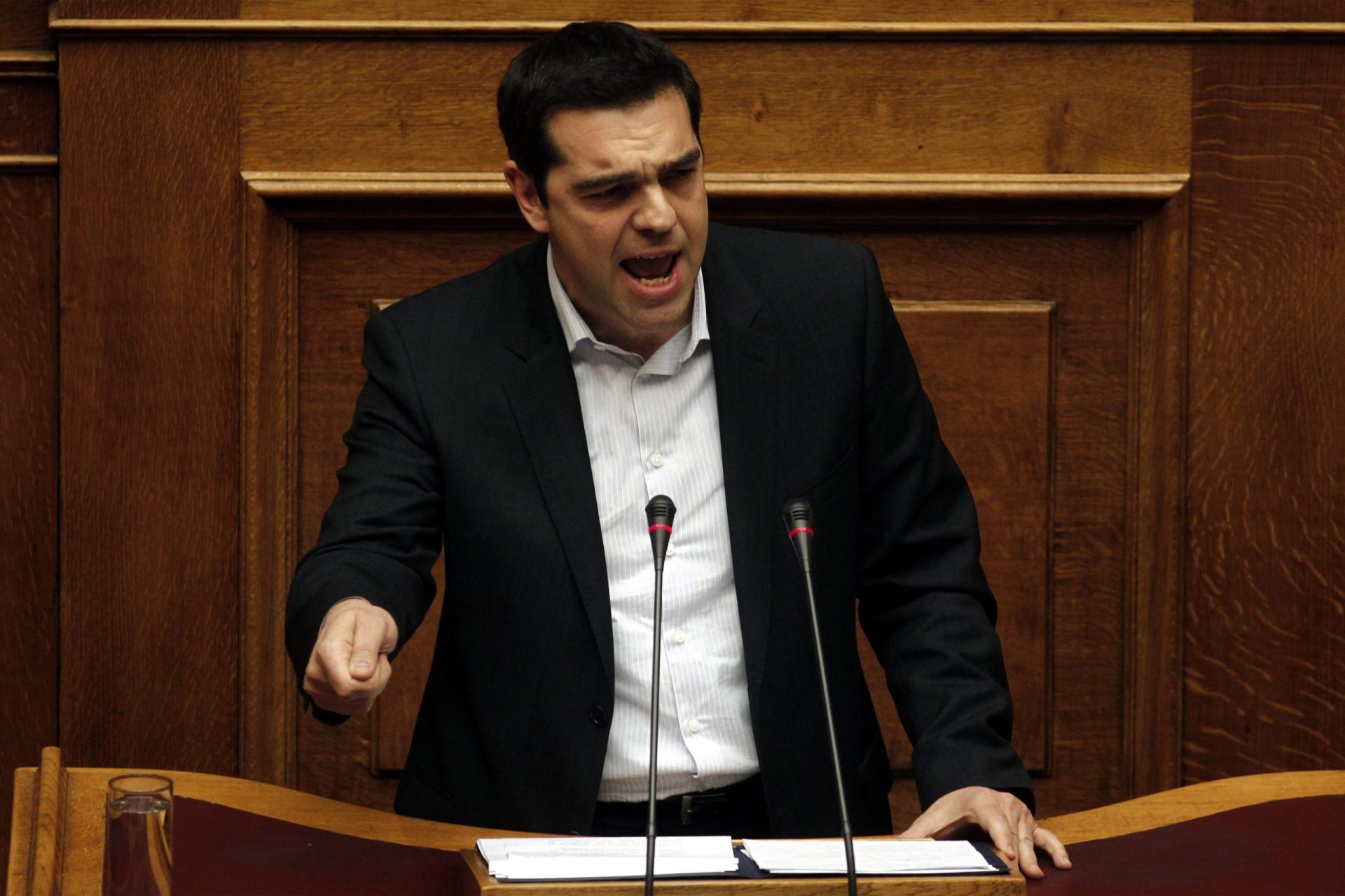 Tsipras: Programa de austeridade que elevou dívida para 175% do PIB levanta muitas dúvidas